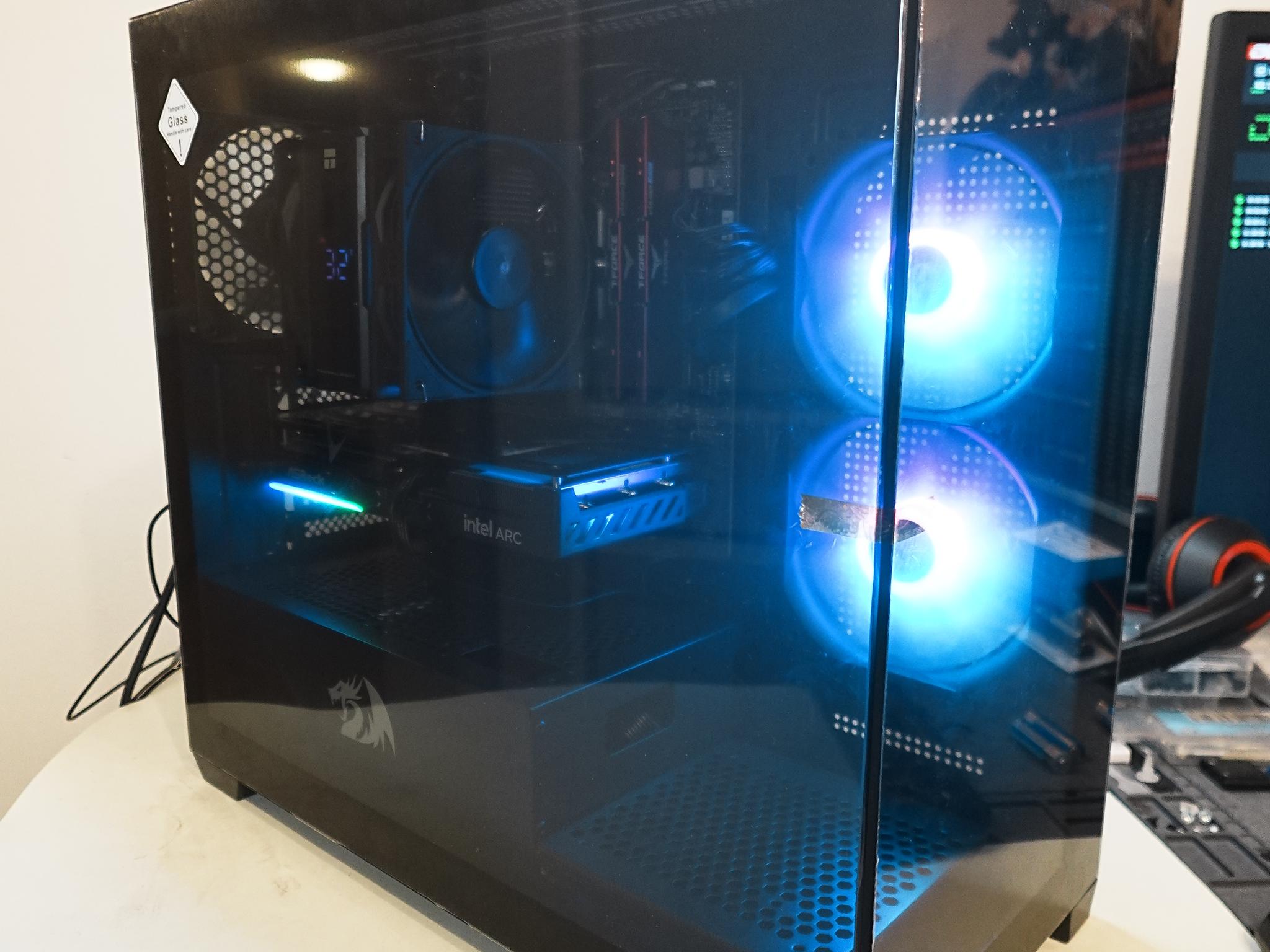 🏎️🎩💎 Gorgeous Fishtank | Ryzen 5 7600X | Intel Arc B580 | 32GB DDR5 5200 | 1TB NVMe SSD