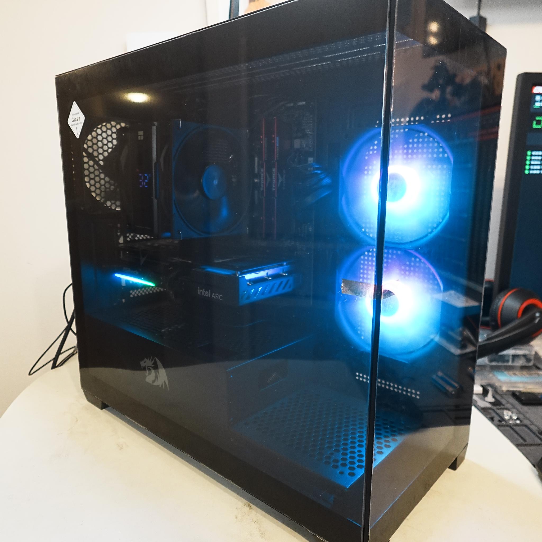 🏎️🎩💎 Gorgeous Fishtank | Ryzen 5 7600X | Intel Arc B580 | 32GB DDR5 5200 | 1TB NVMe SSD