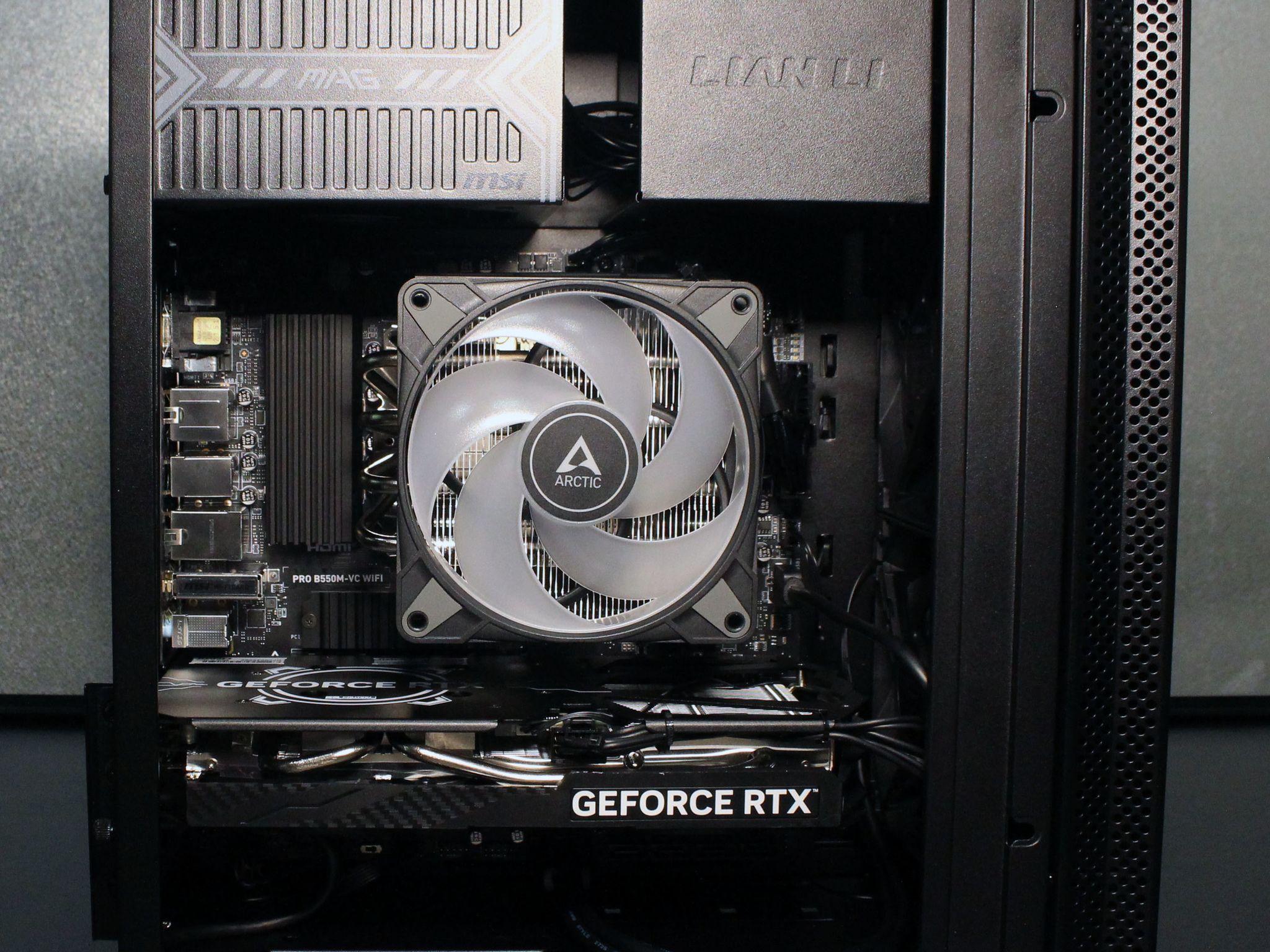 Mini Gaming PC / AMD Ryzen 7 5800X / RTX 4060 / 16GB / 1TB / Windows 11 Pro