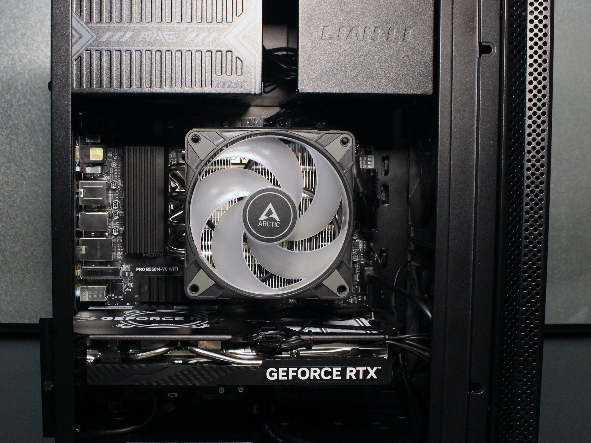 Mini Gaming PC / AMD Ryzen 7 5800X / RTX 4060 / 16GB / 1TB / Windows 11 Pro