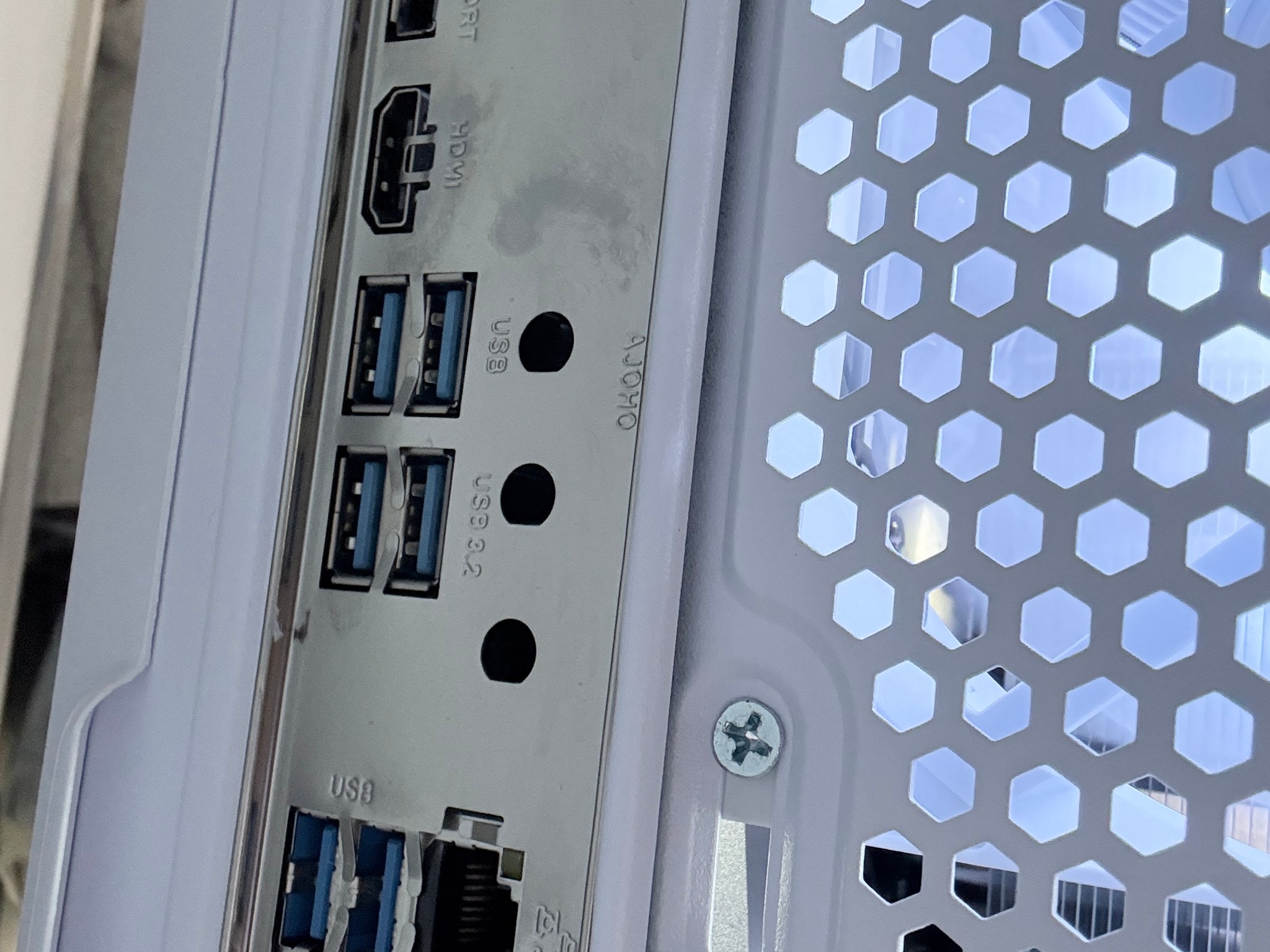 White Gaming PC Build / Ryzen 5 + 2070Super / SSD / Ready to play!