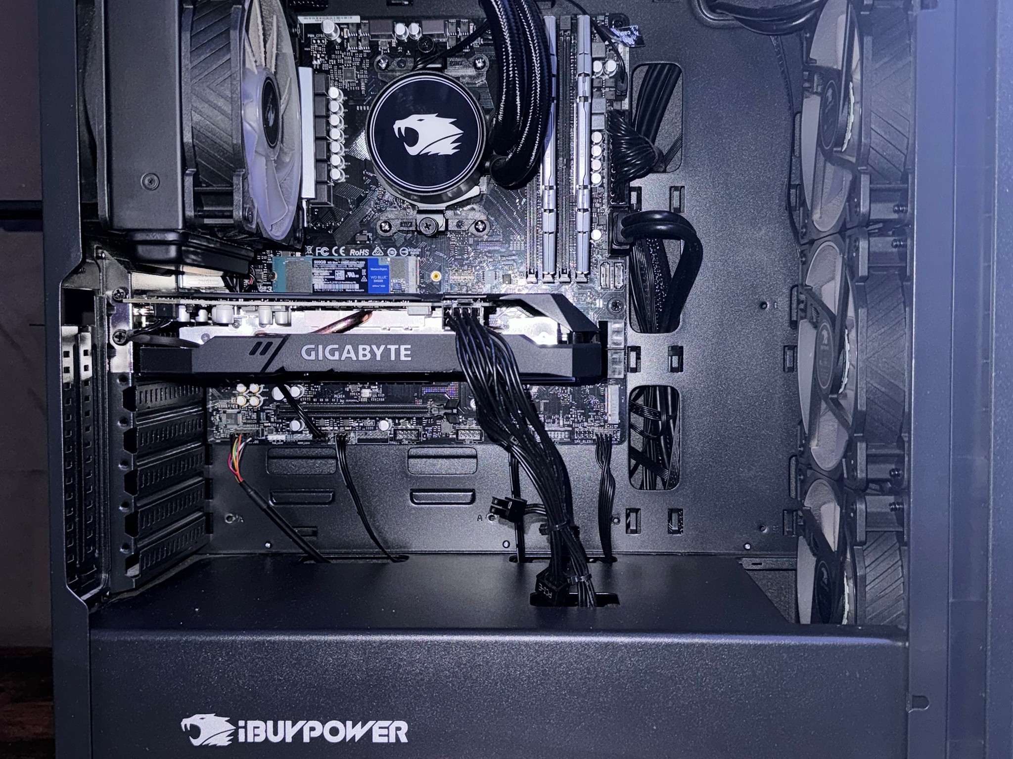 Used Gaming PC with Ryzen 5 3600, GTX 1660 Ti, and 16GB RAM - Great Condition!
