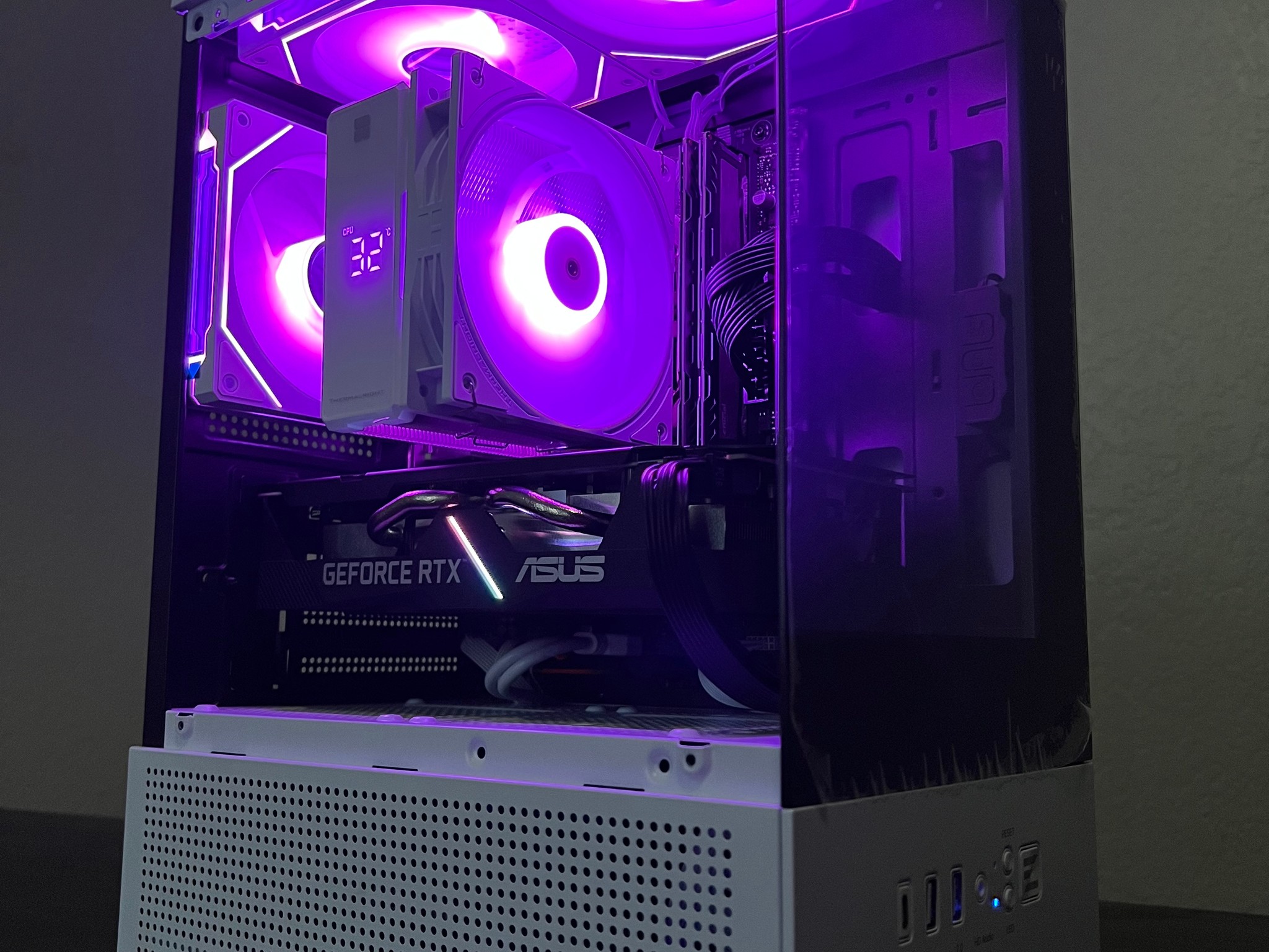 Custom White Gaming PC | i7 8700 | RTX 2060 | 16GB Crucial Ballistix RAM | 512GB SSD
