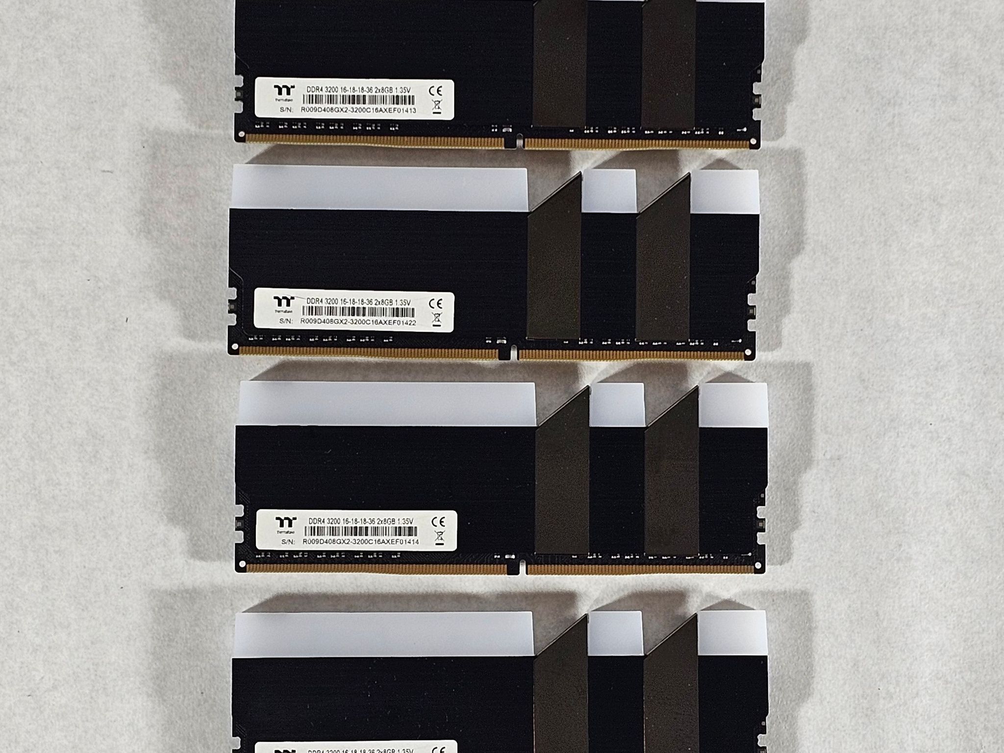 32GB DDR4 (4x8GB) RGB CL16 3200MT/s TOUGHRAM RAM Memory