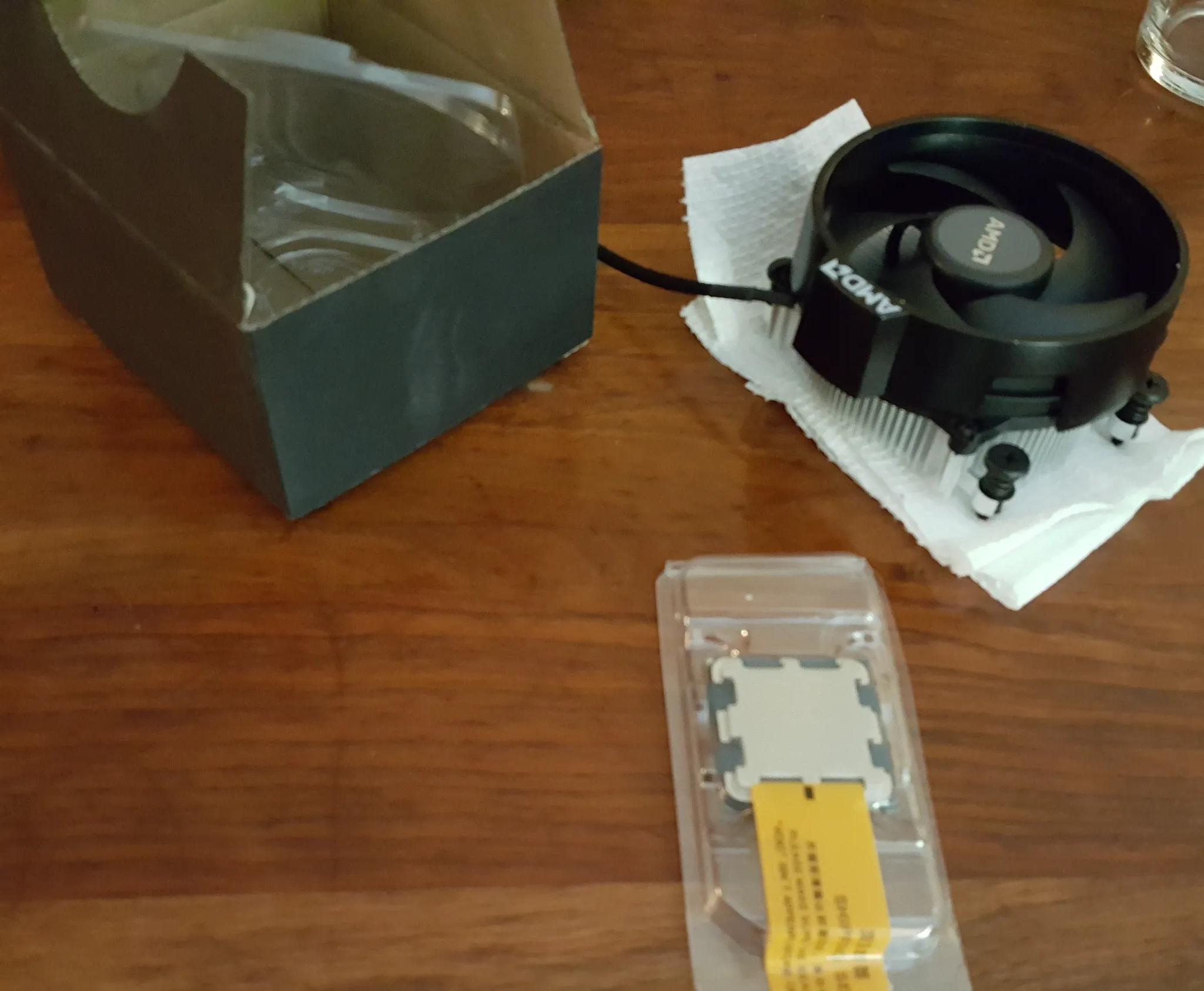 AMD RYZEN 5 8500G CPU (COOLER INCLUDED) AM5 with Integrated Graphics