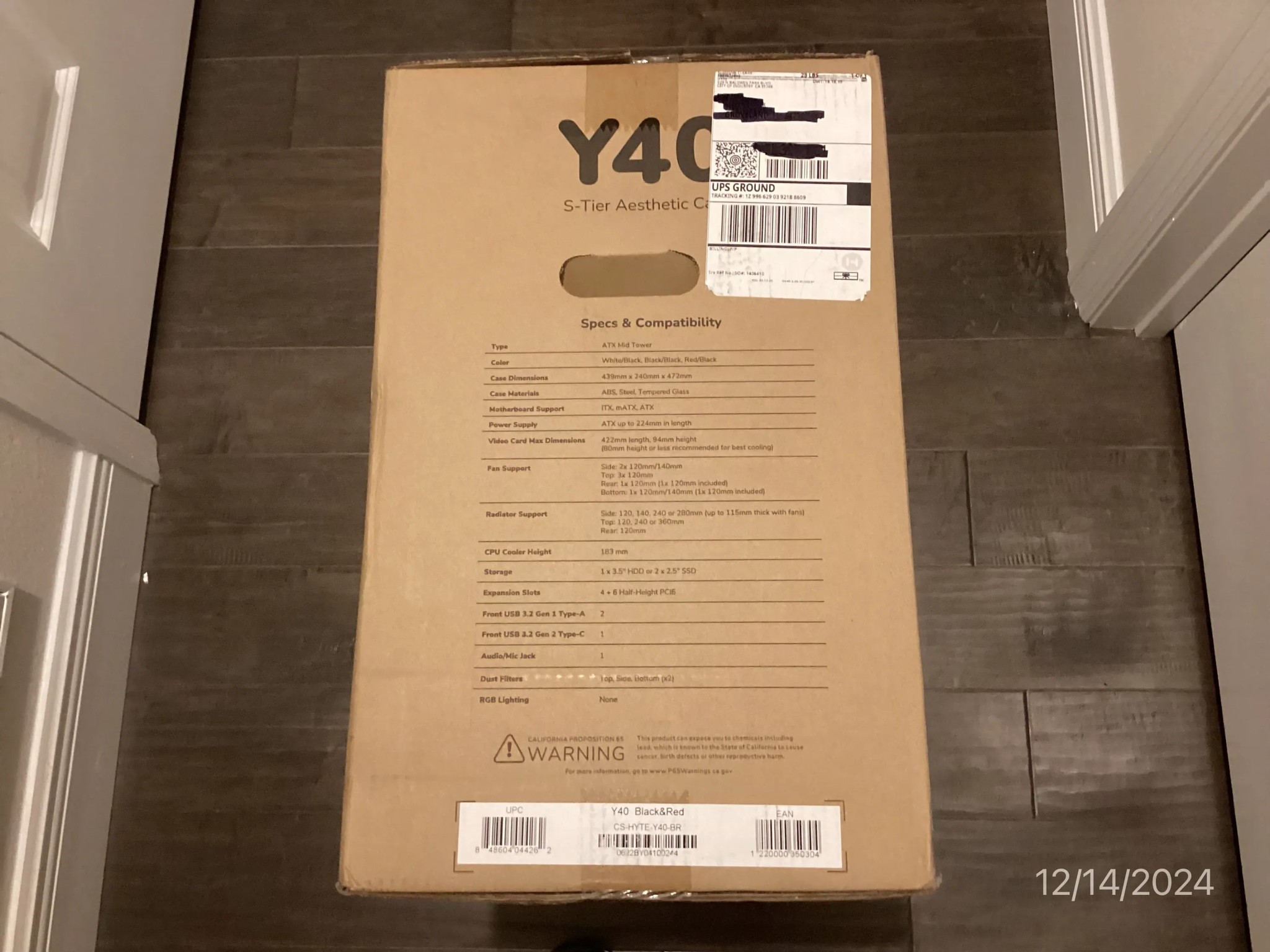 ++ NEW in Factory sealed box ++ Hyte Y40 Black/Red