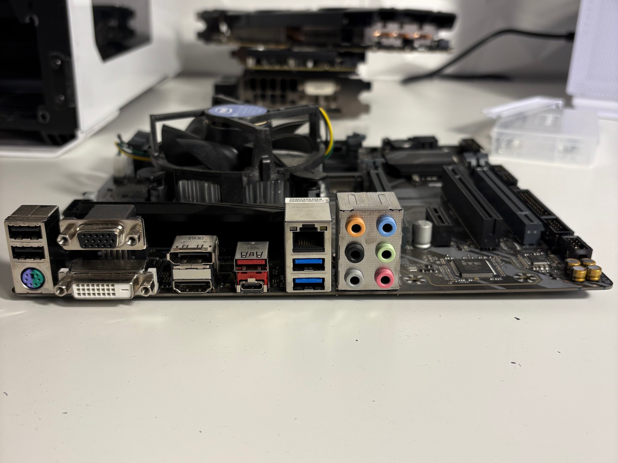 Motherboard Combo - i5 9400, Gigabyte B360 D3H GSM