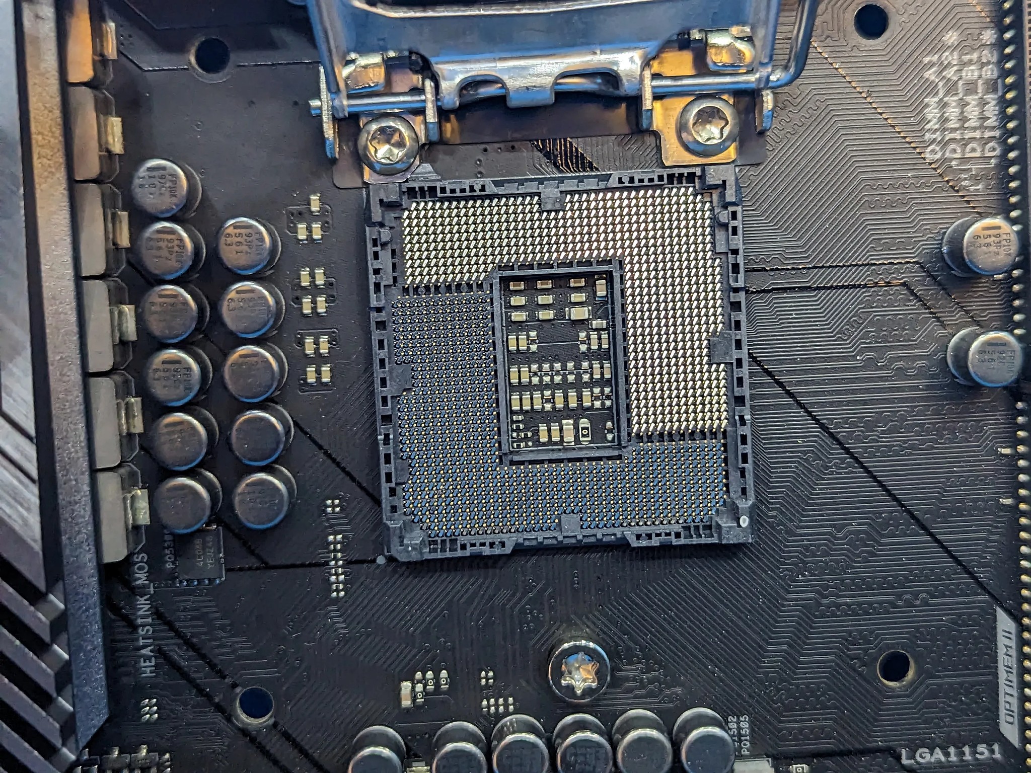 ASUS ROG Maximus XI Hero (Wi-Fi) Intel LGA1151/Socket H4 Z390 DDR4 ATX Desktop Motherboard