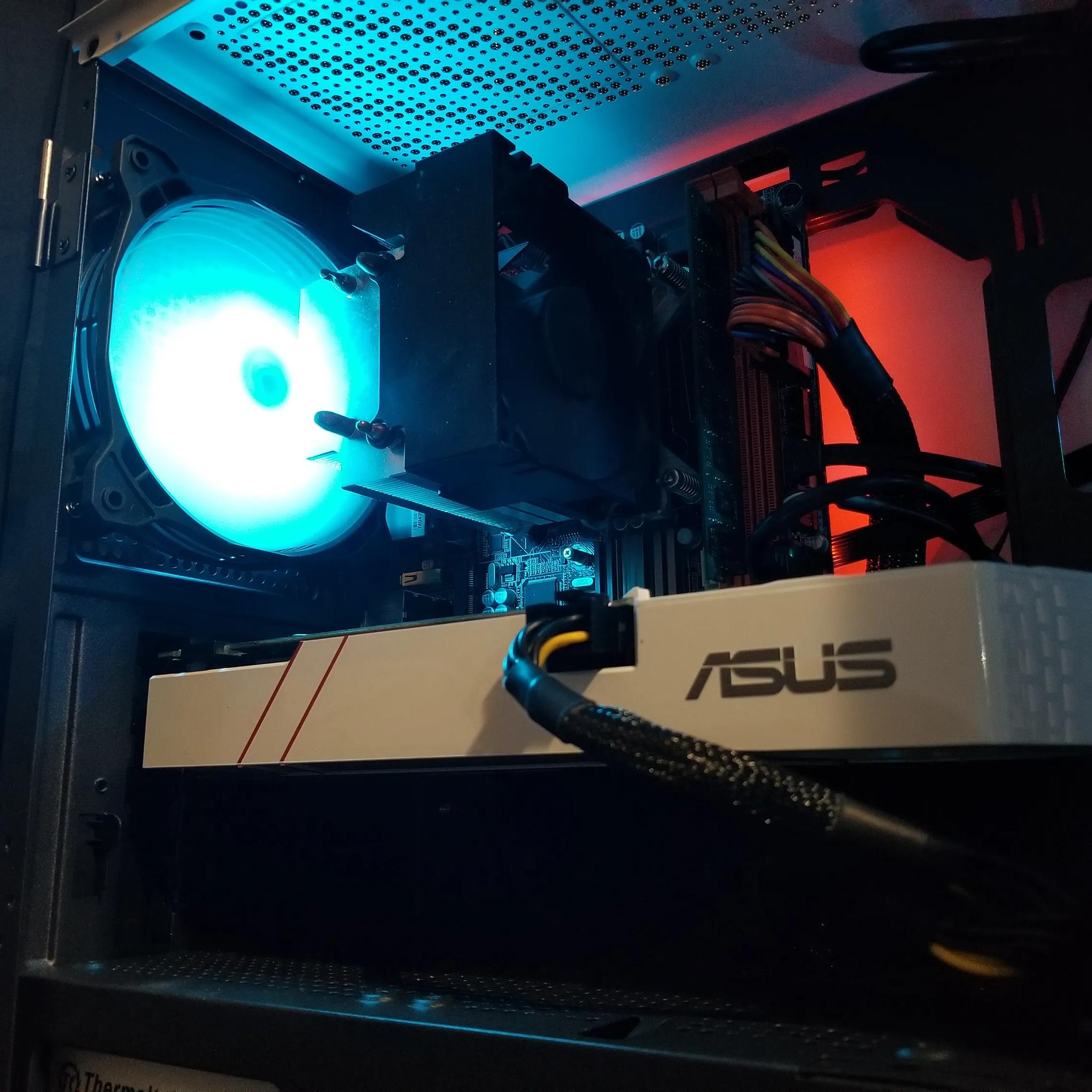 custom built white/black gaming pc