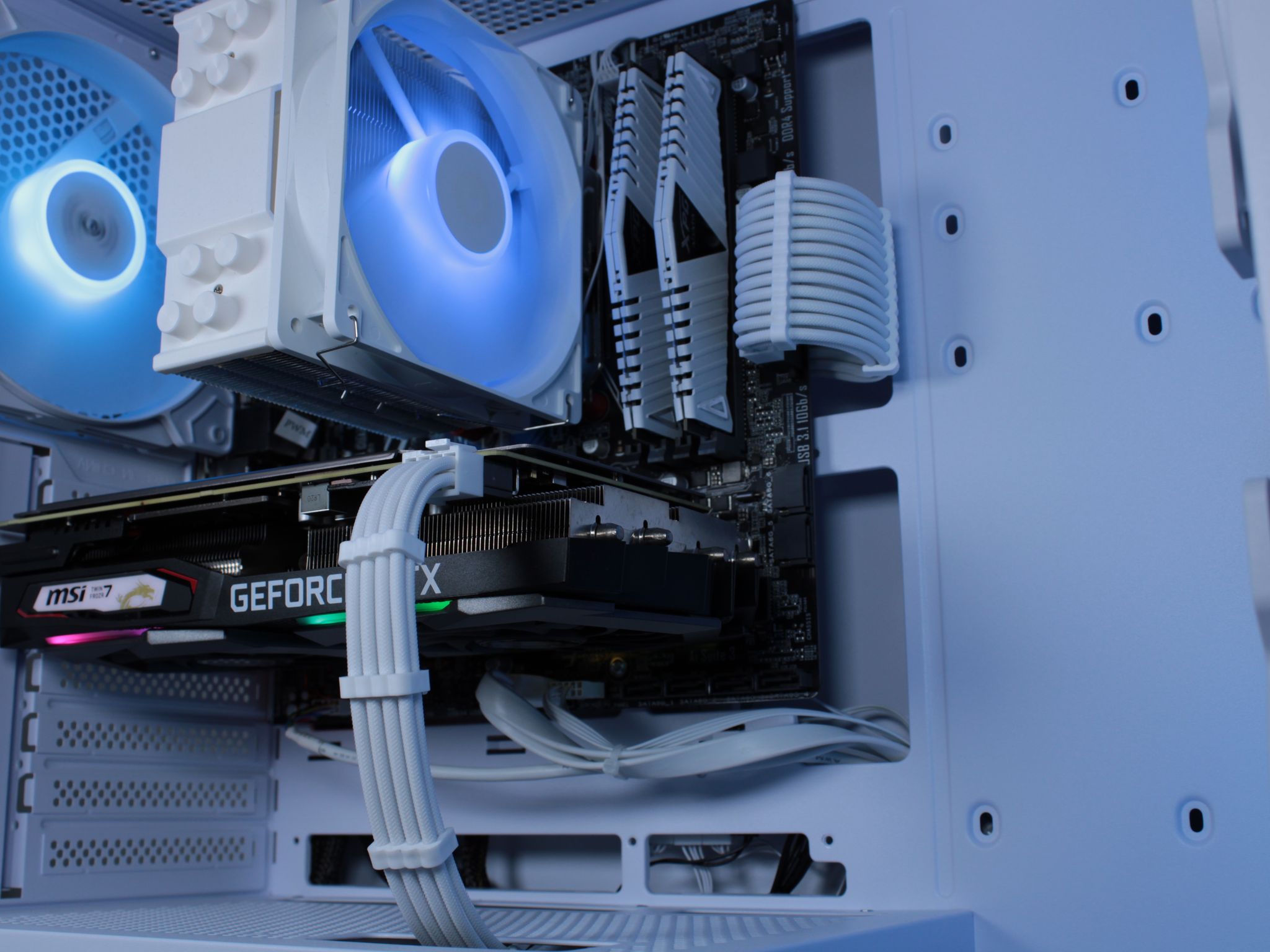 MSI 1660 Super | Ryzen 5 2600 | White XMP 16GB Ram | 512GB NVMe | Win 11 activated | Wifi
