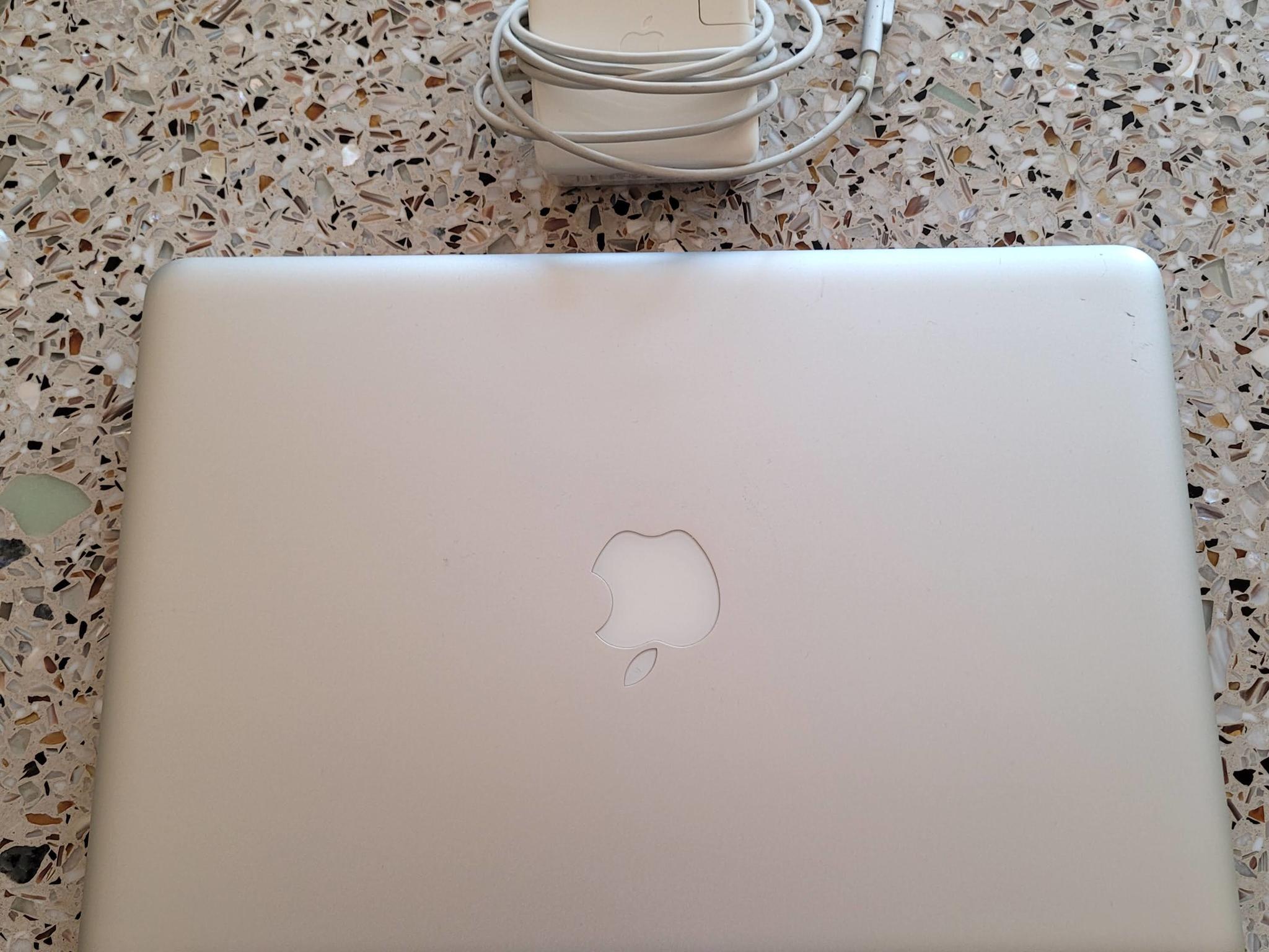 Early 2011 Unibody Macbook Pro Good Condition!