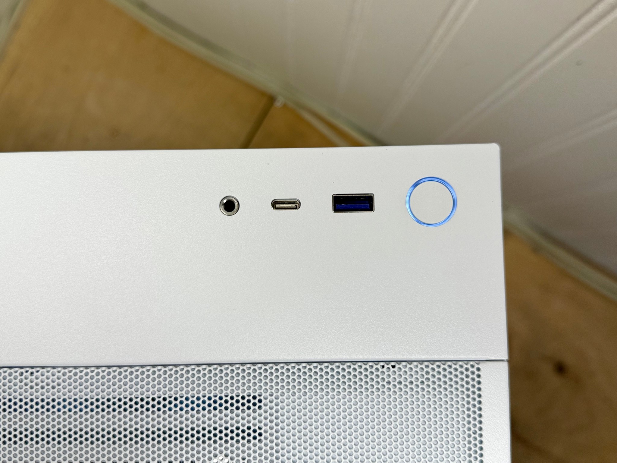 🤍 Aurora Apex 4K | RTX 5080 16GB | Ryzen 7 7800X3D | 32GB DDR5/2 tb nvme 3tb hdd