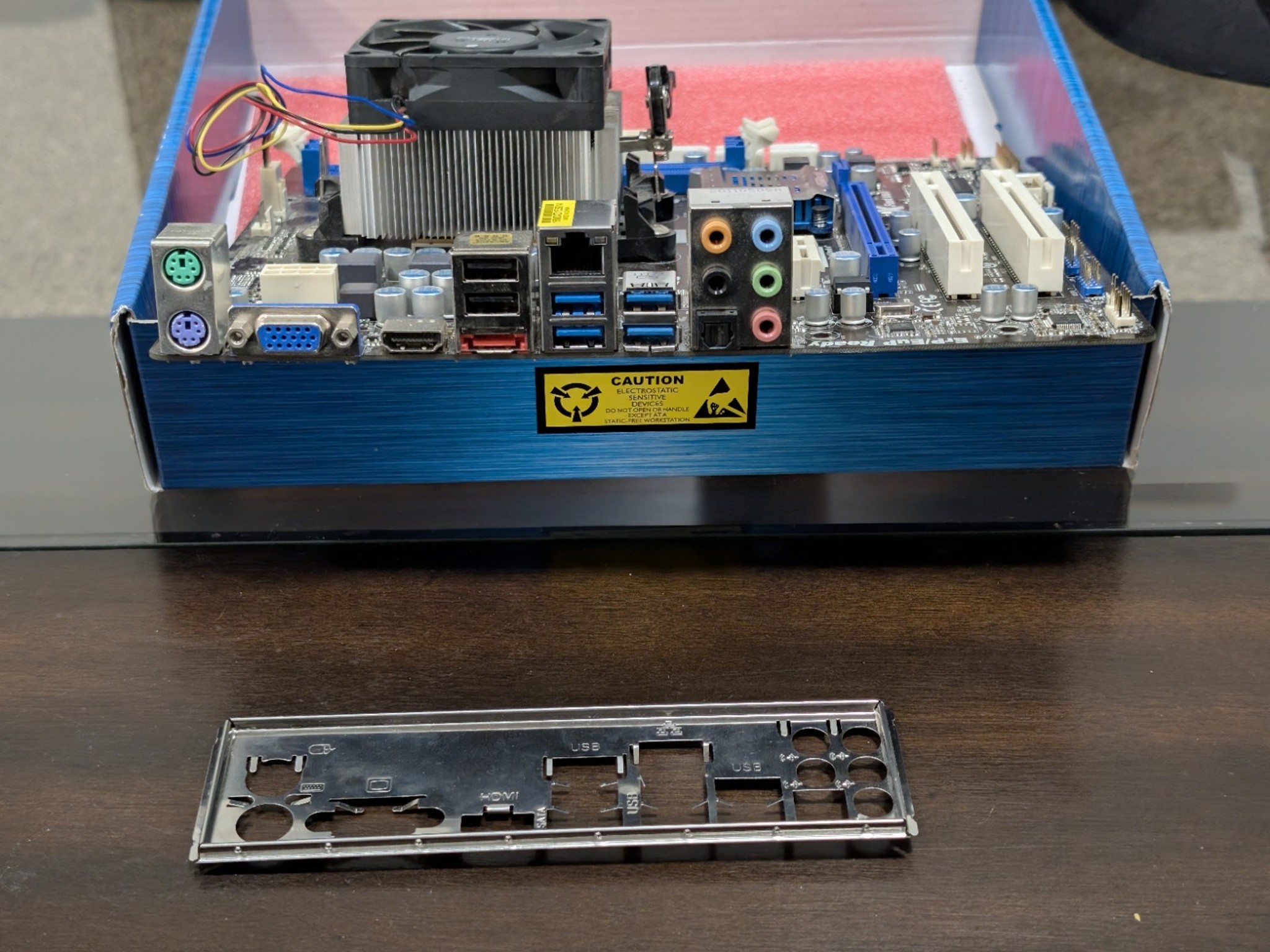 AsRock A75M MicroATX Motherboard with AMD A8-3800 CPU 4GB RAM IO Shield Cooler
