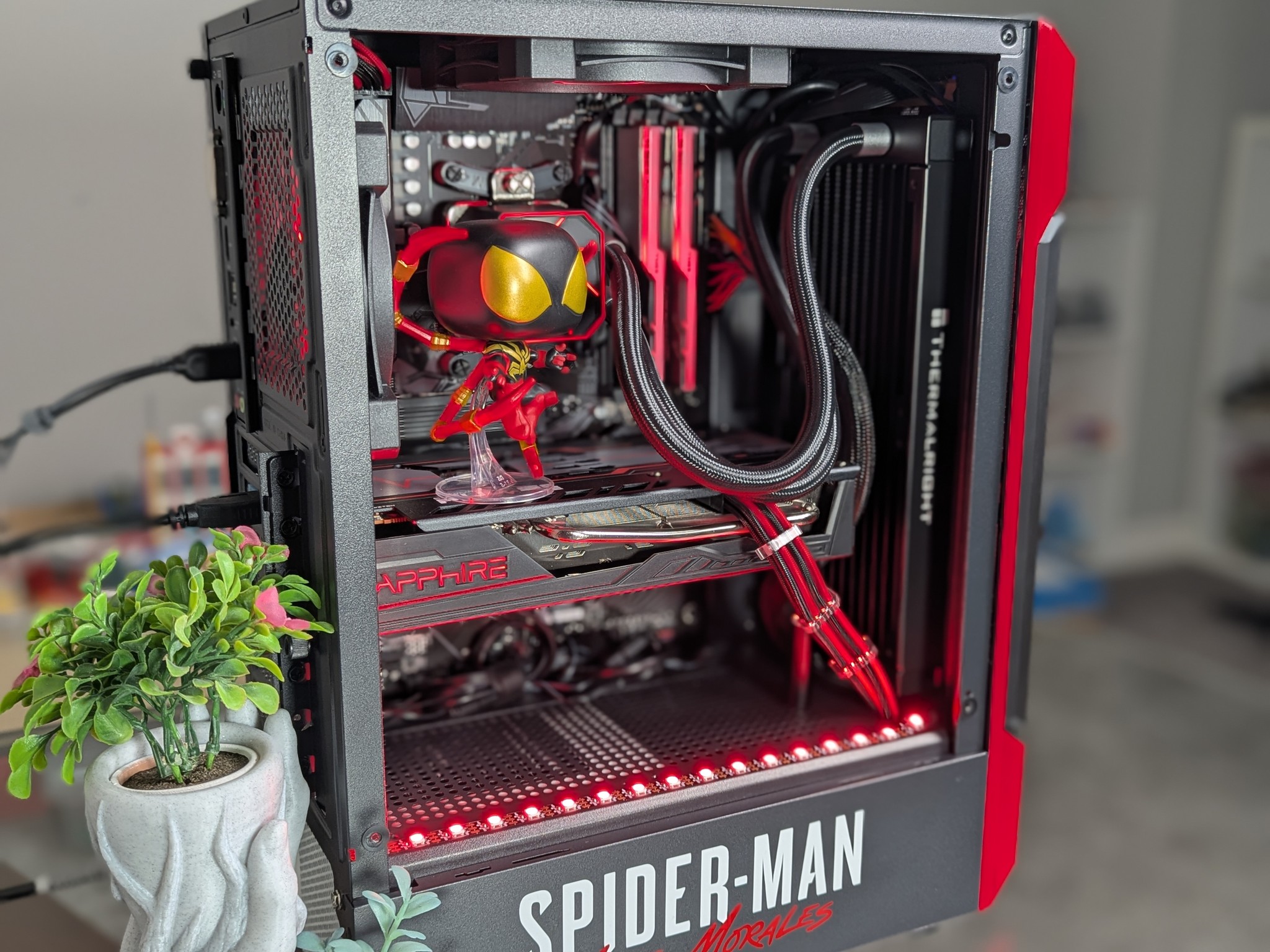 The Spiderman Gaming PC | Liquid Cooled Ryzen 5 CPU + RX 5600XT GPU | 1TB SSD | 16GB RAM
