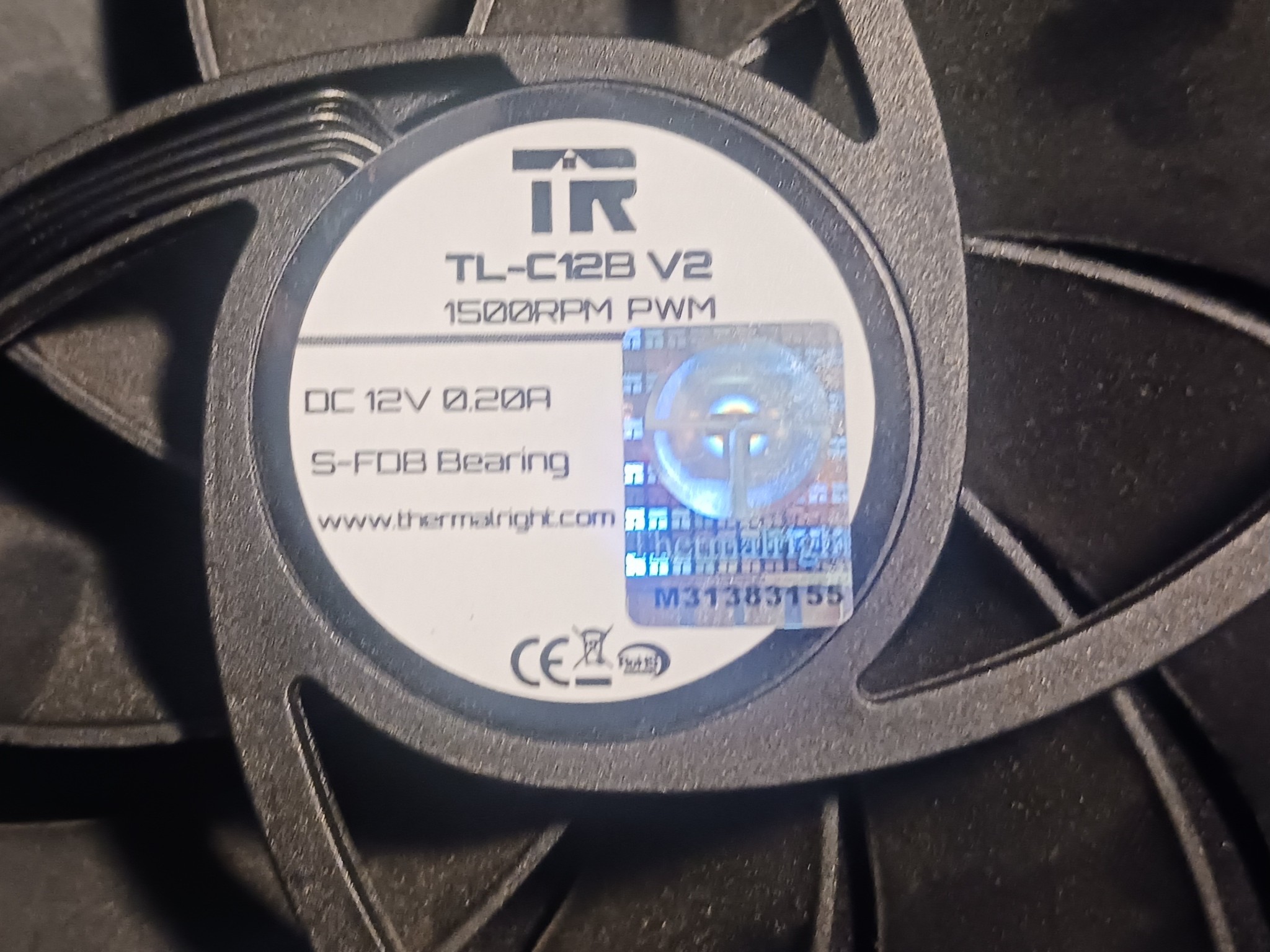 Two Thermalright TL-C12B V2 120mm PWM Fans 1500RPM + 4-Pin Splitter