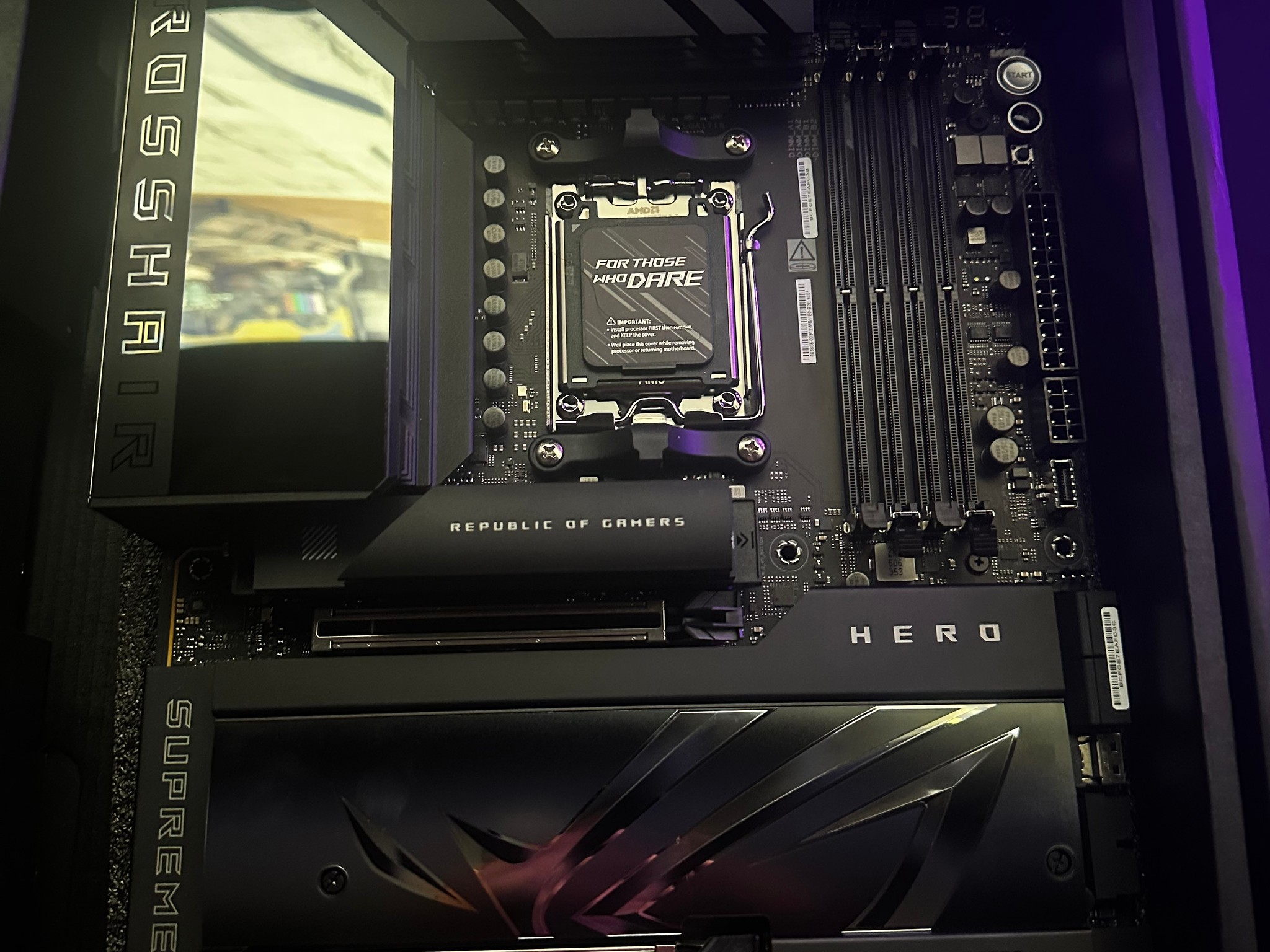 ASUS rog x870e crosshair hero