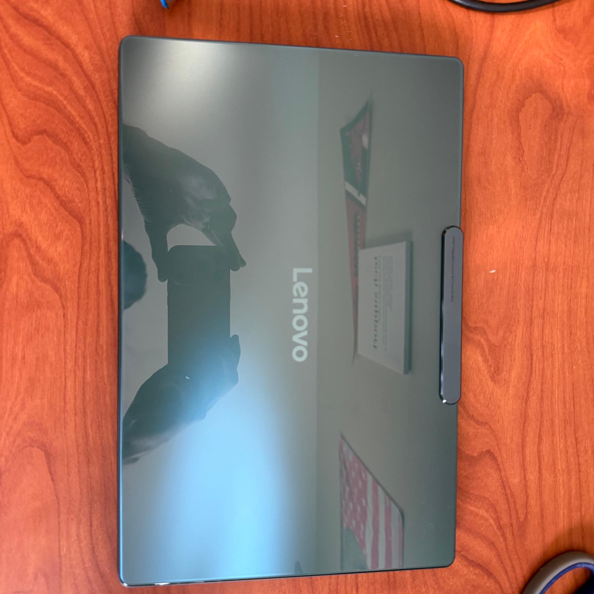 Lenovo Yoga Slim 9i Copilot+ 14" 4K 120Hz OLED Touch Intel Ultra 7 258 32GB 1TB