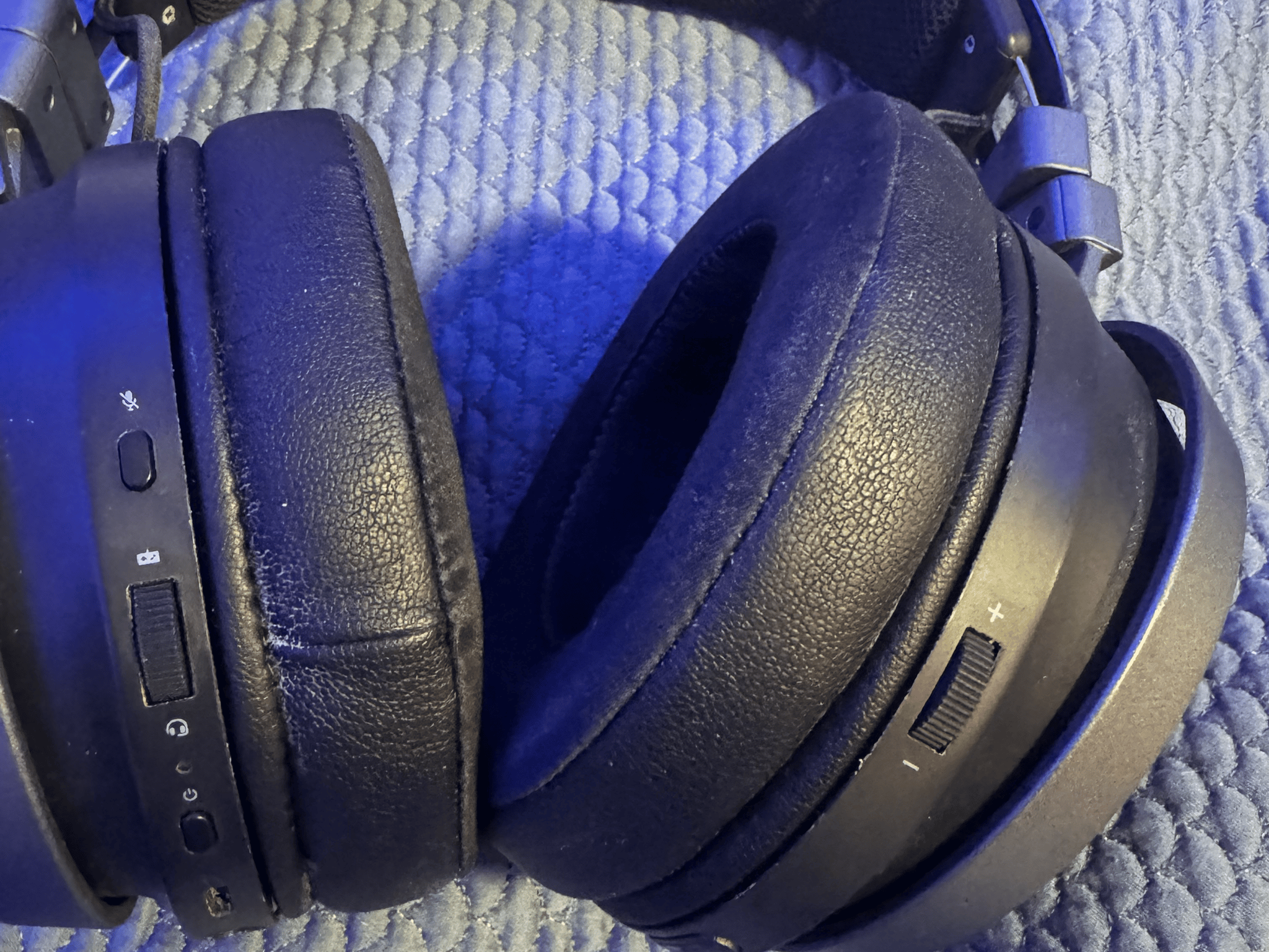 Razer Nari Ultimate Wireless 7.1 Surround Sound Gaming Headset