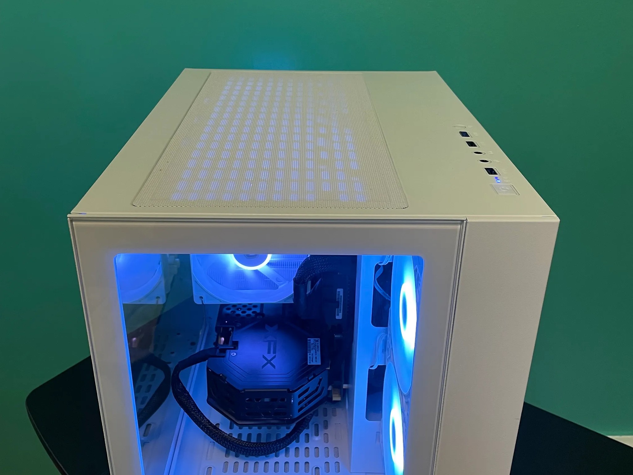 CLEAN White Gaming PC| Intel i5 / Amd RX580 / 8GB / 600GB Win 10 Pro WiFi