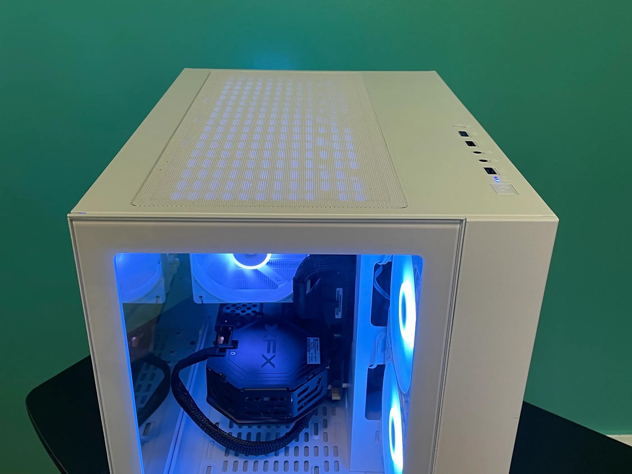 CLEAN White Gaming PC| Intel i5 / Amd RX580 / 8GB / 600GB Win 10 Pro WiFi