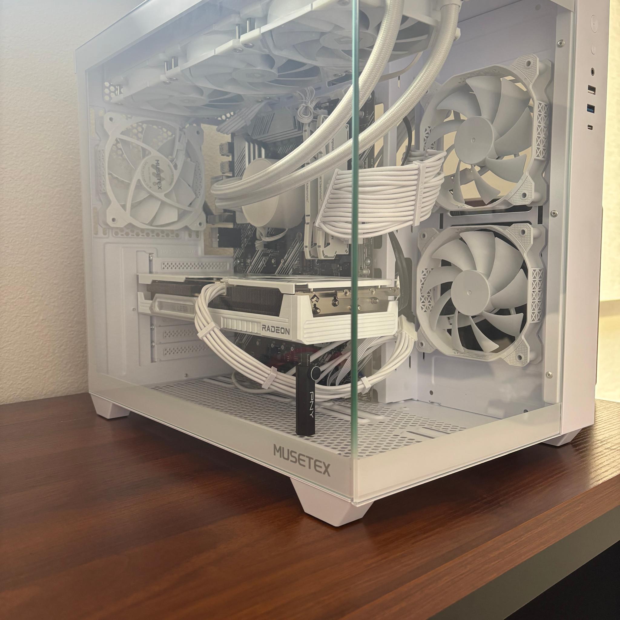 Custom White Gaming Pc non-rgb