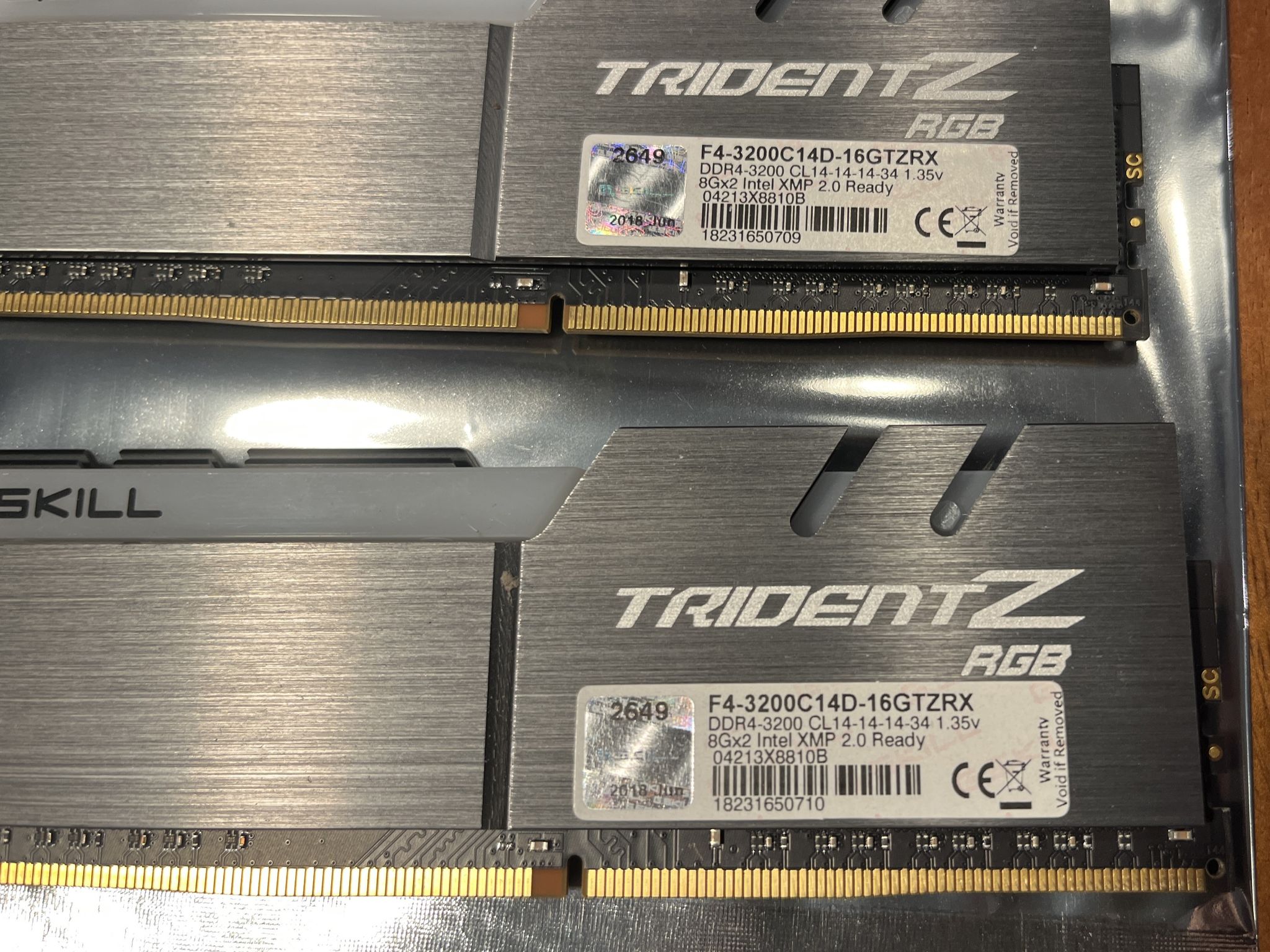 G.SKILL TridentZ RGB 16GB (2x8GB) 3200 MHz Samsung B-Die AMD F4-3200C14D-16GTZRX