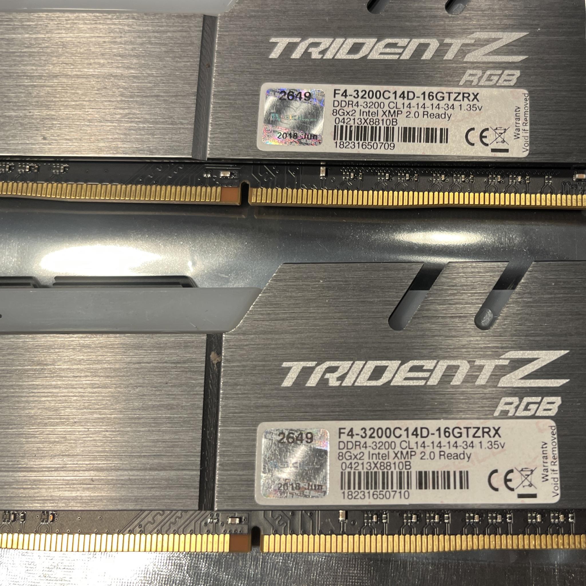 G.SKILL TridentZ RGB 16GB (2x8GB) 3200 MHz Samsung B-Die AMD F4-3200C14D-16GTZRX