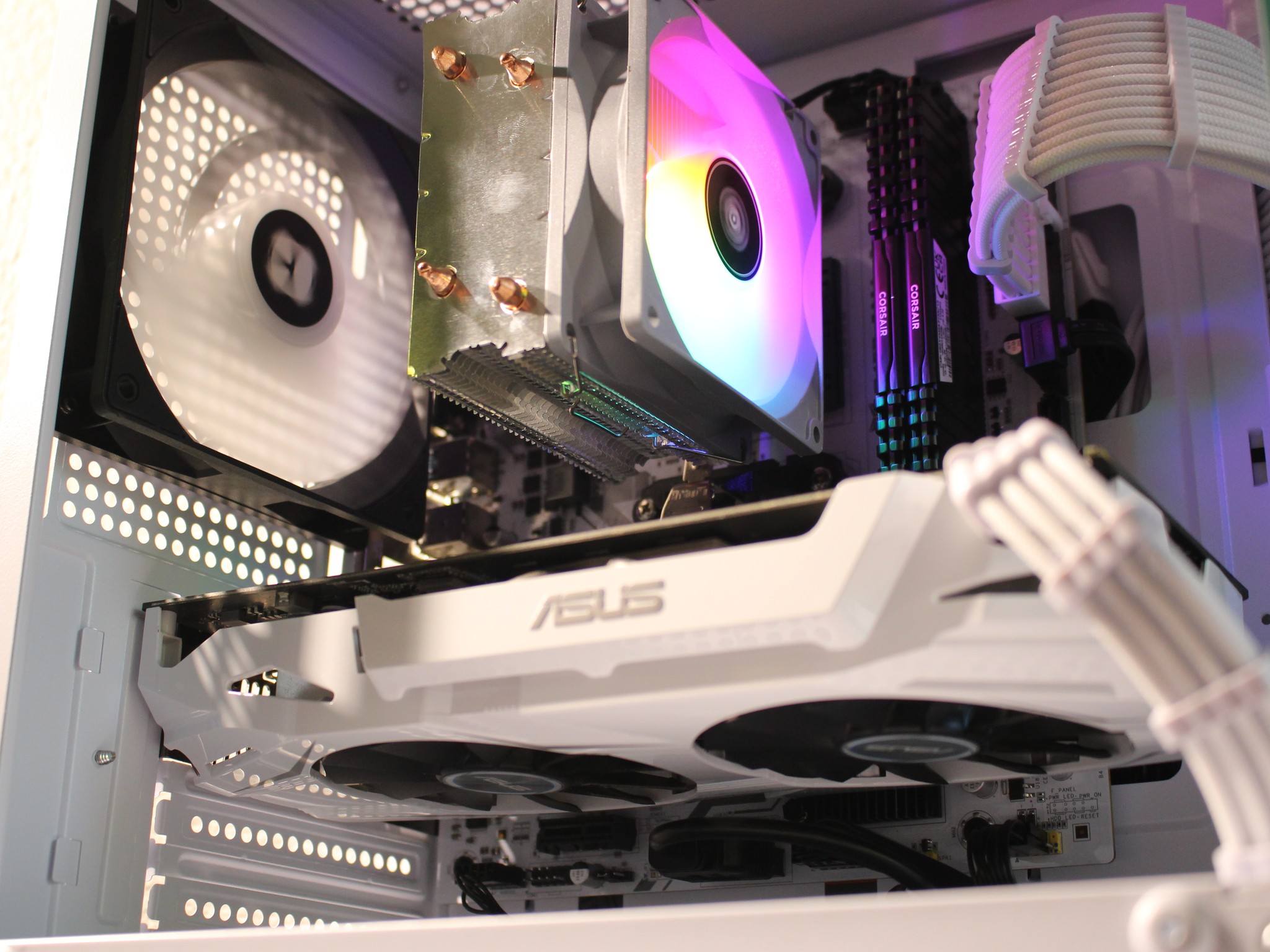 White Gaming PC | Windows 11 Pro | RX480 | R3 3100 | 512GB SSD | 16 GB RAM | WiFi and BLE
