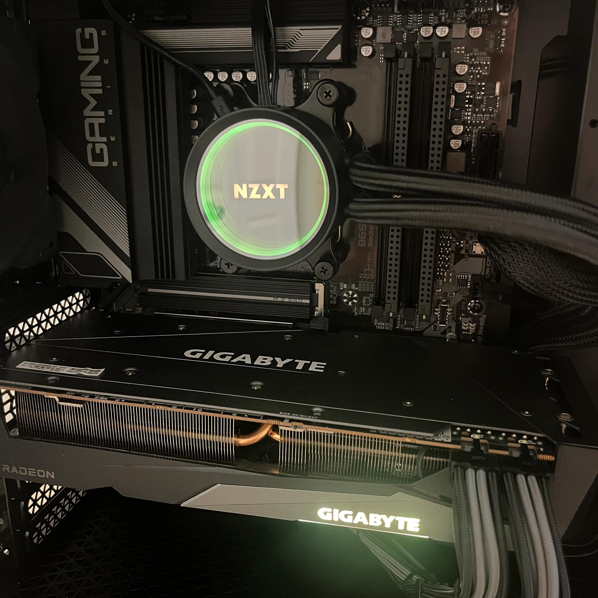 Custom Gaming PC - with free activated Windows 11 Pro