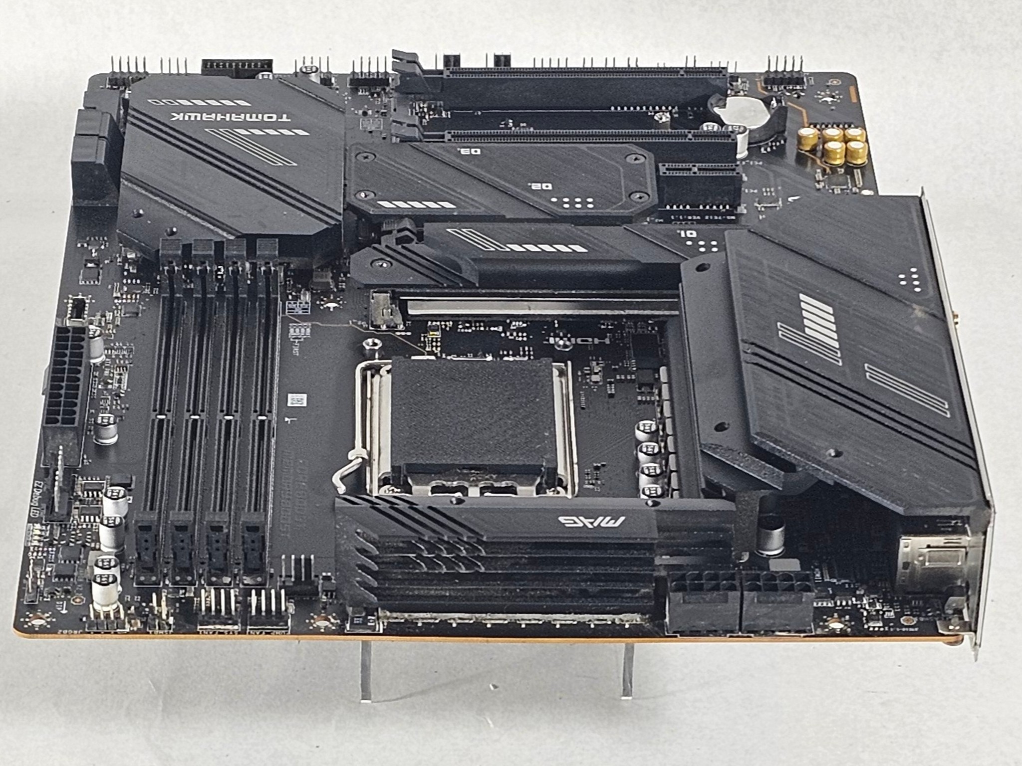 MSI B650 MAG TOMAHAWK WIFI AMD AM5 DDR5 ATX Motherboard