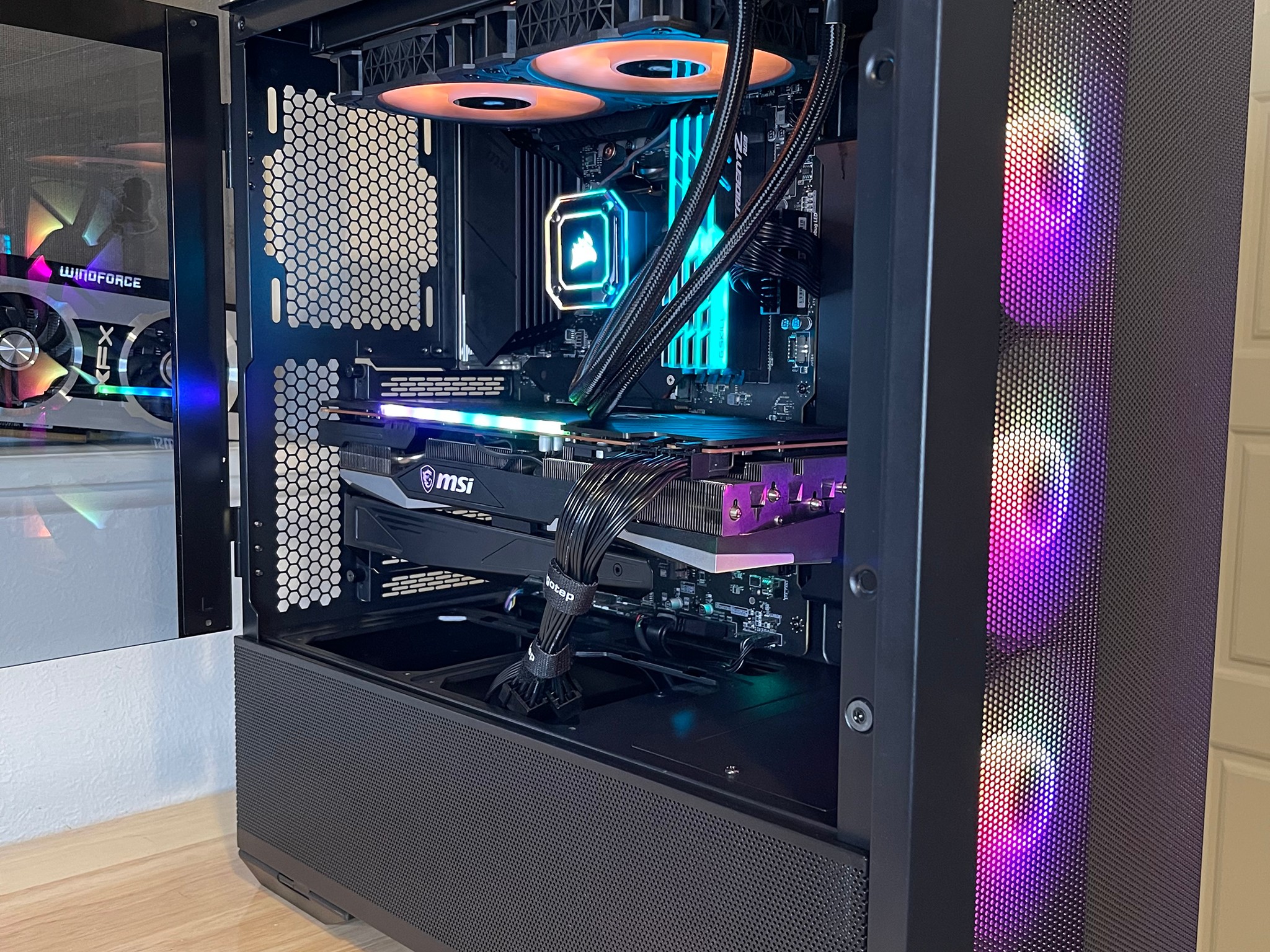 RX 6800 + Ryzen 9 5900x 12core 24thread + 32GB RAM