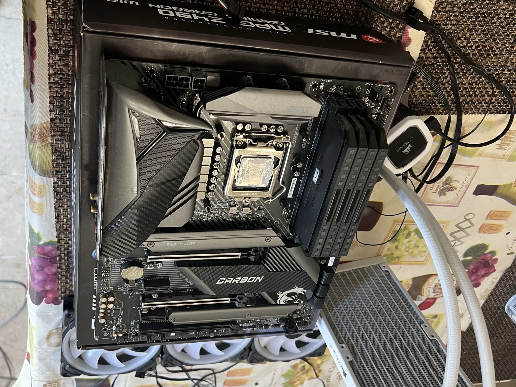 MSI MPG Z490, i9-10850K, Corsair Dominator DDR4-3200 + Liquid Cooler Bundle