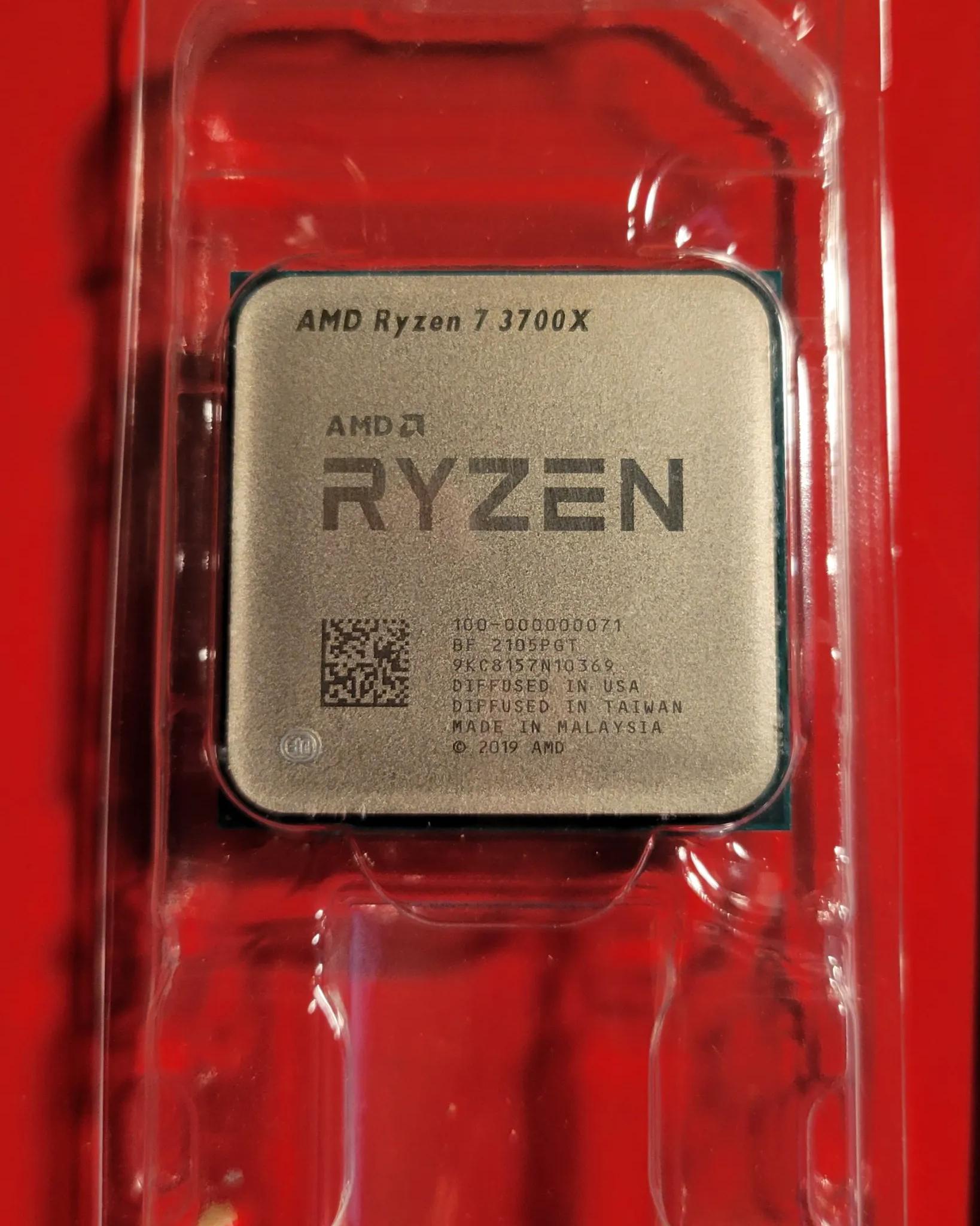 AMD Ryzen 3700X CPU includes Wraith cooler great condition/low use