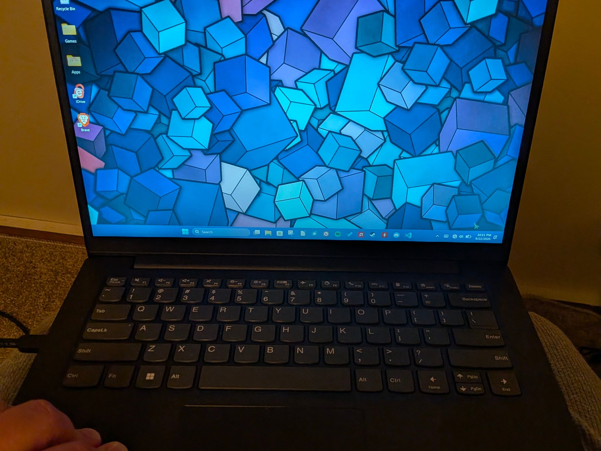 Lenovo V14 G2
