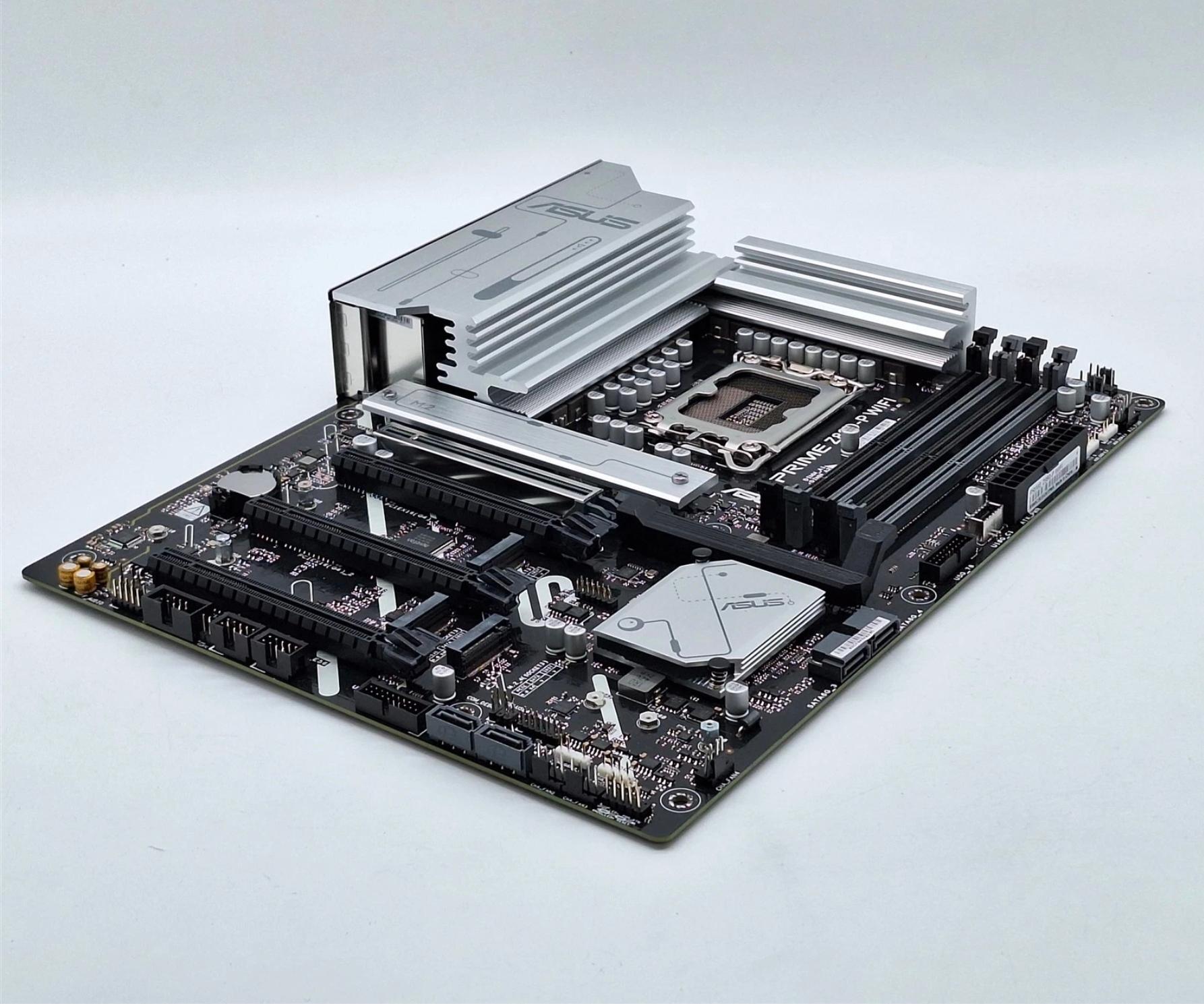 ASUS Prime X870-P WiFi + 7700X + 500GB NMVE AMD AM5 X870 DDR5, PCIe 5.0,  READ!!