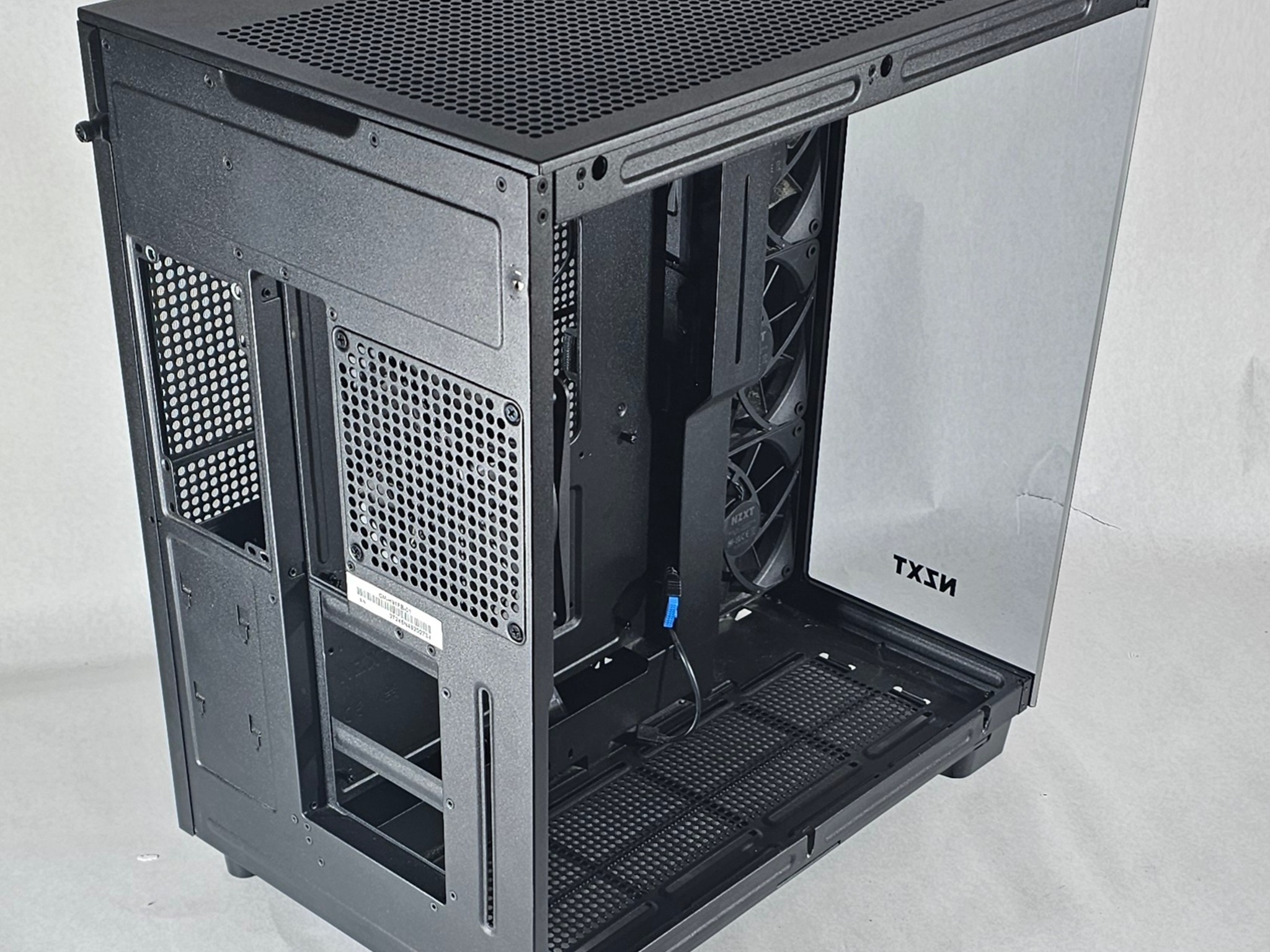 Black NZXT PC Case with Tempered Glass w/ 4 Fans