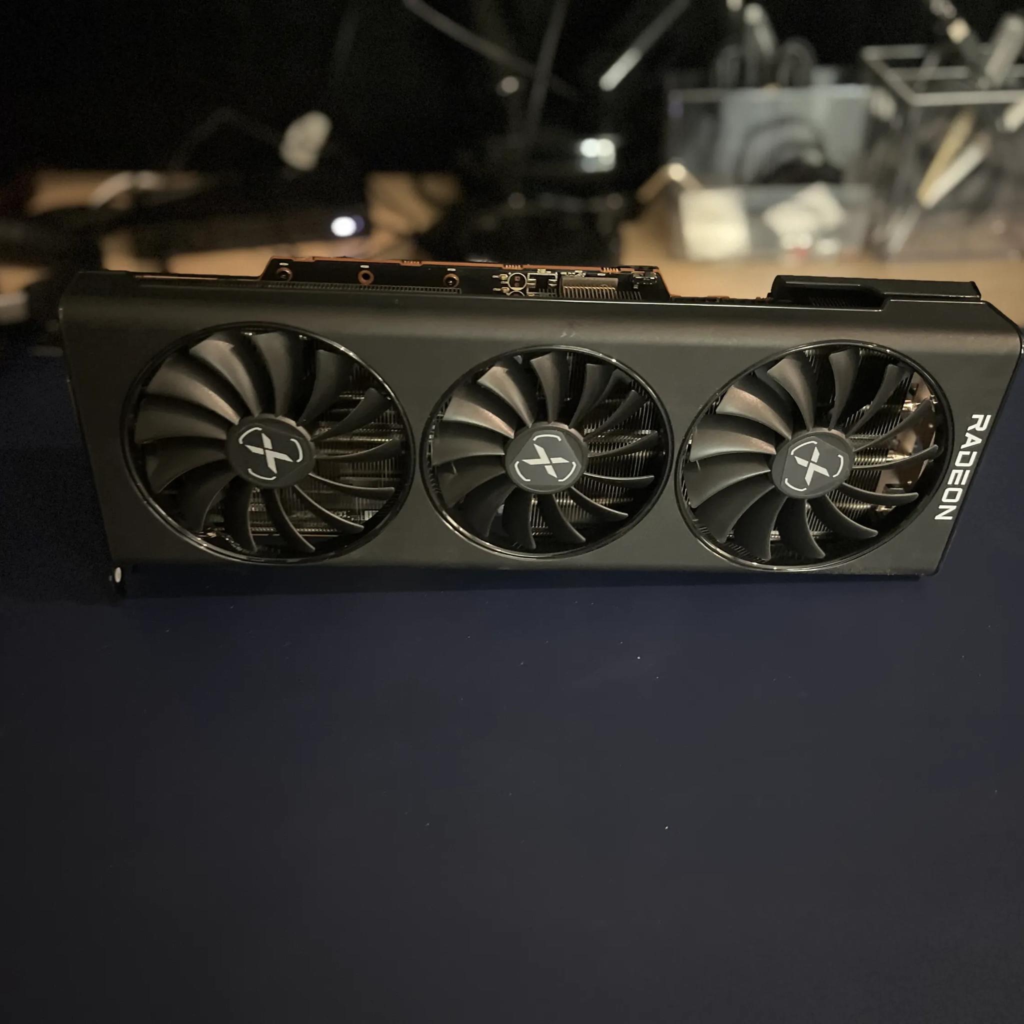 XFX SWFT 319 RX 6800 16gb