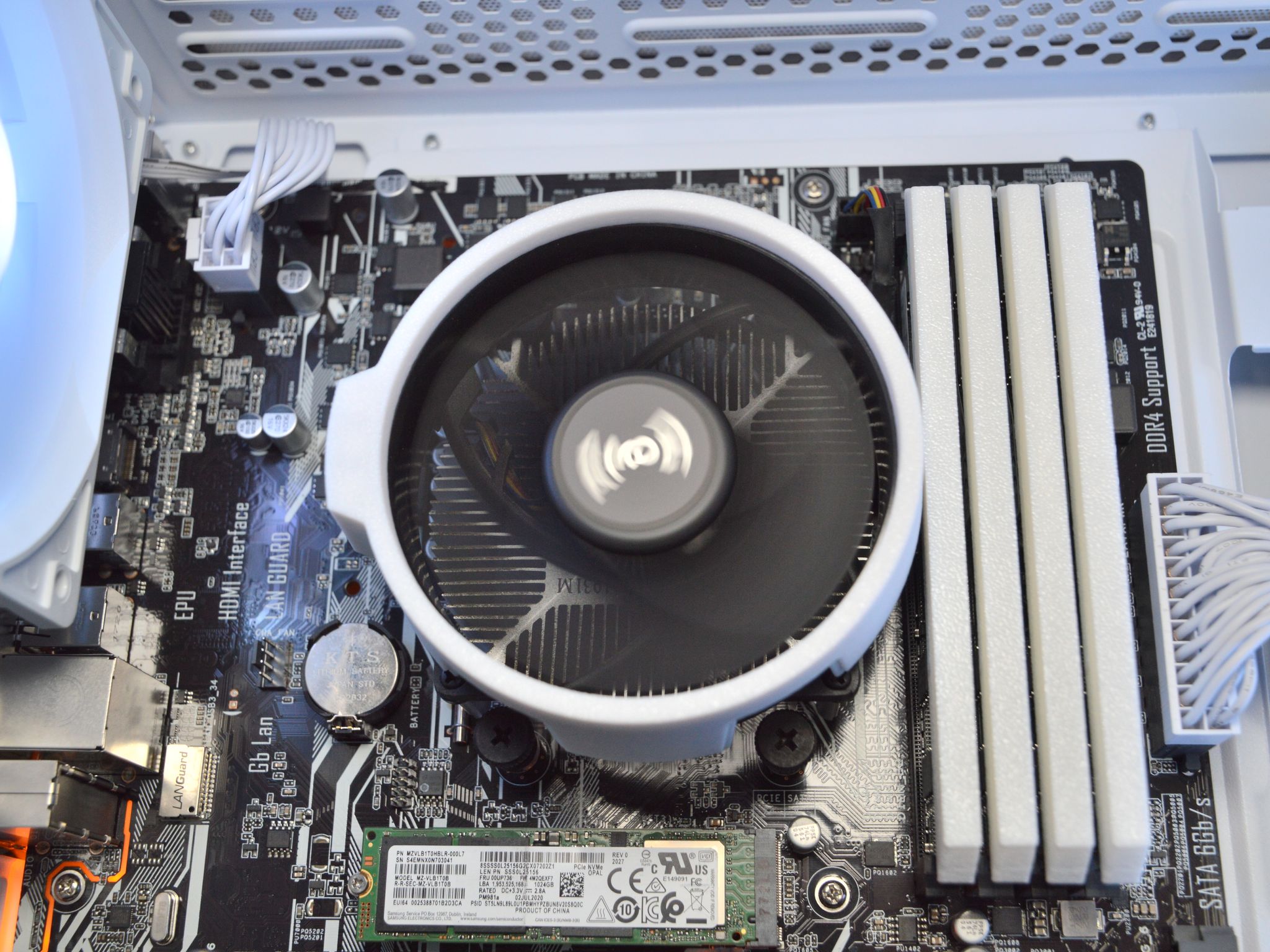 🌨️⬜| RTX 3060 Ti 8GB | AMD RYZEN 5 3600 | 16GB DDR4 RAM | 1TB NVME SSD | Snow Box |