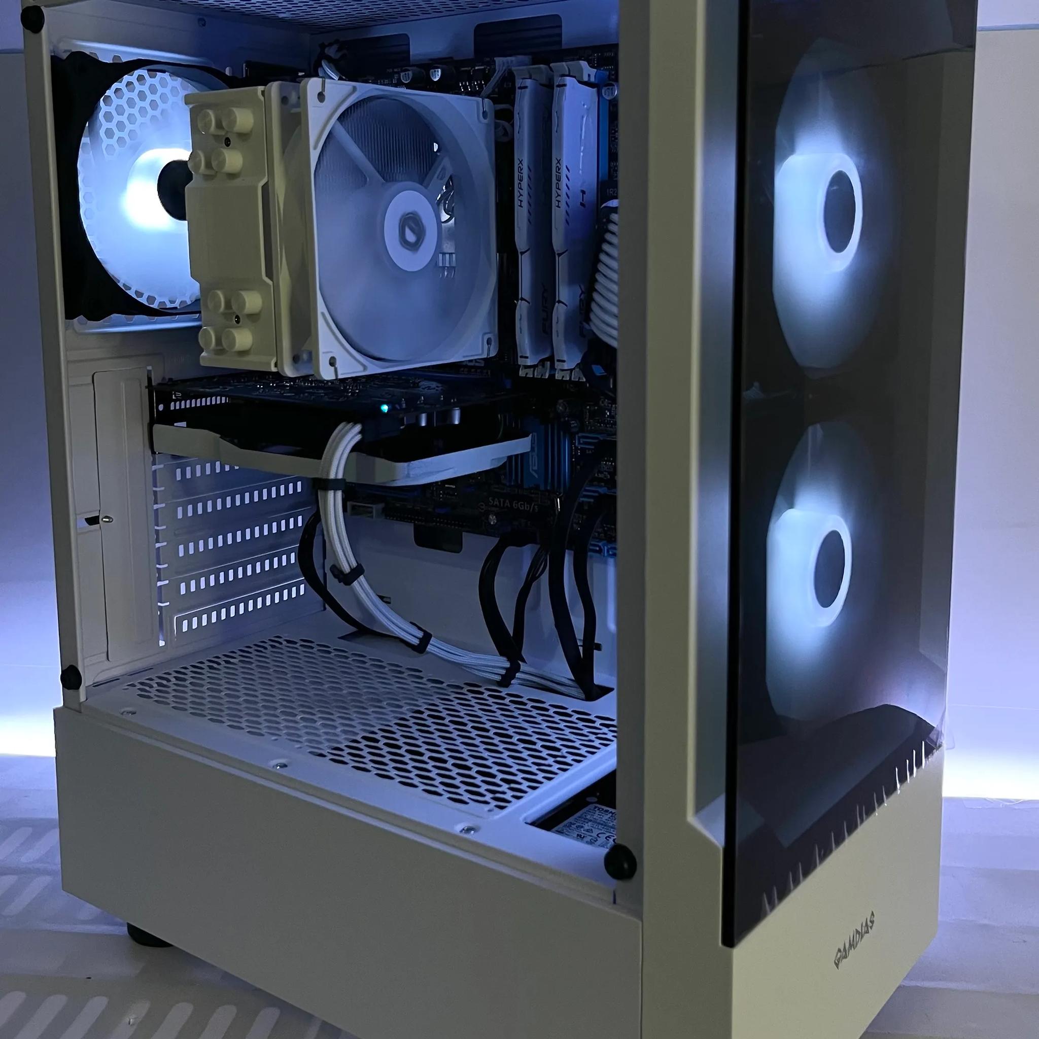 White RGB i7 Gaming PC (E3-1230 v2, 16GB RAM, RX 560, 256GB SSD/1TB HDD