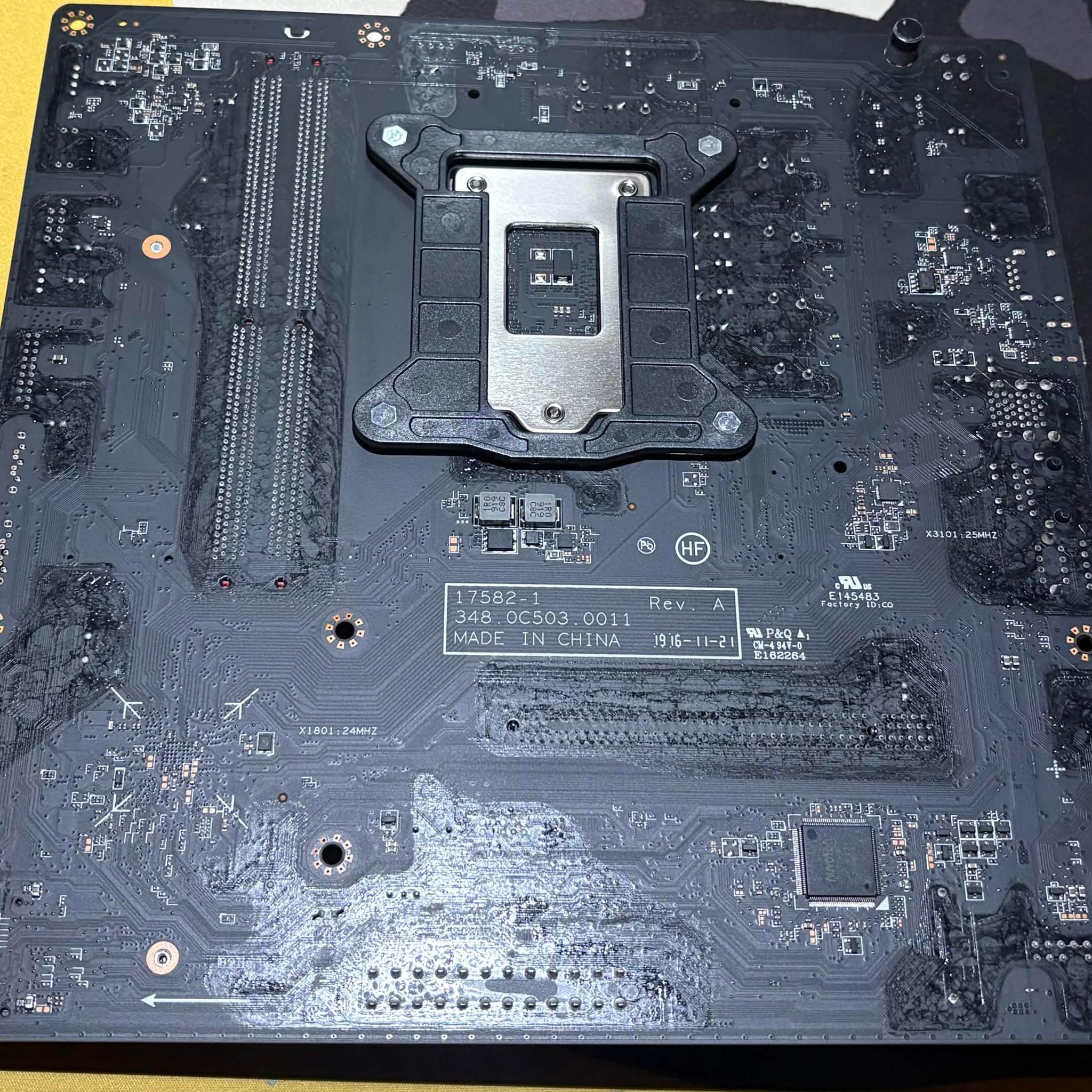 HP OMEN Obelisk 875-0014 H370 LGA1151