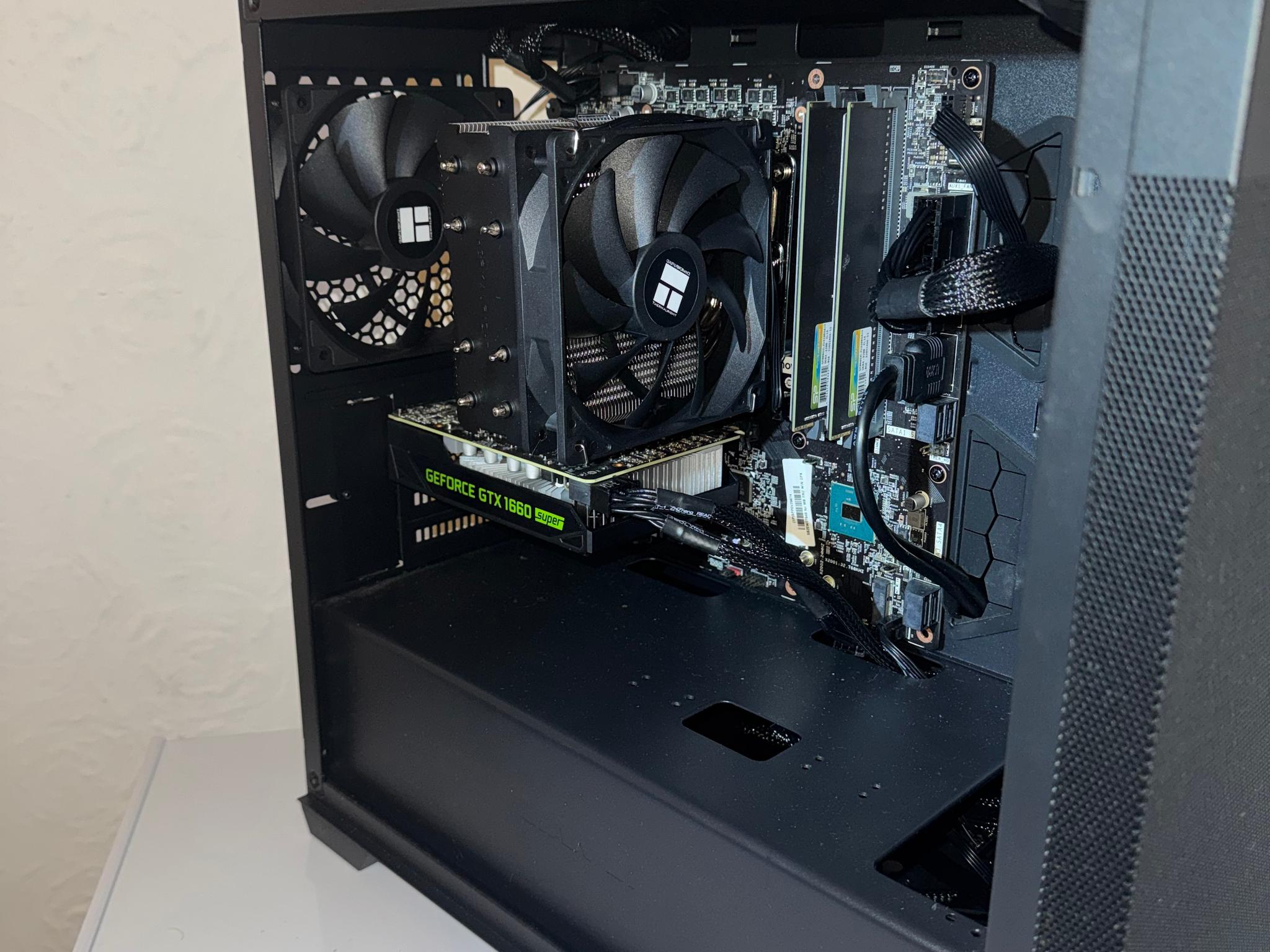 CUSTOM PC - GTX 1660 SUPER - Intel i5 10400F - MICRO ATX BLACKOUT