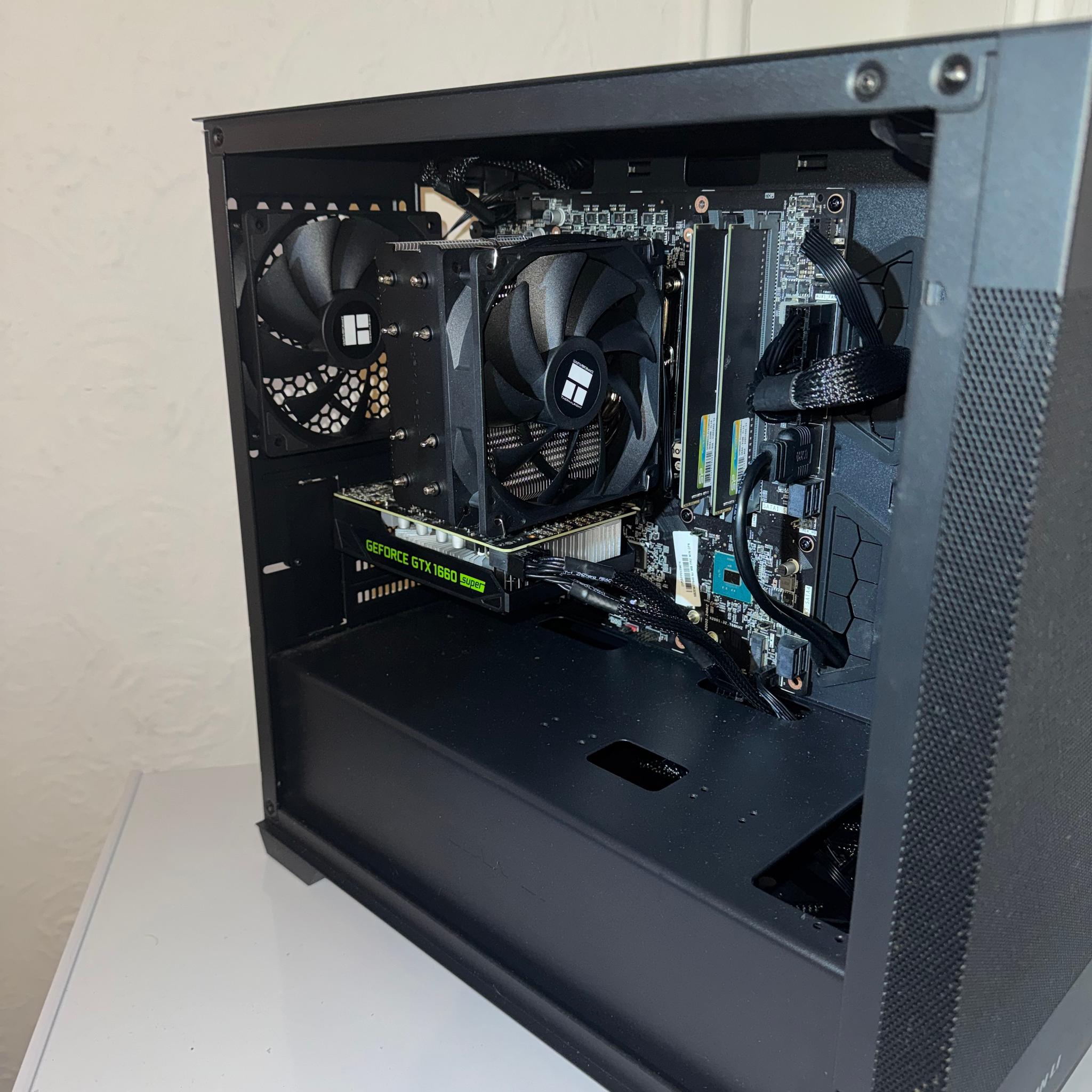 CUSTOM PC - GTX 1660 SUPER - Intel i5 10400F - MICRO ATX BLACKOUT