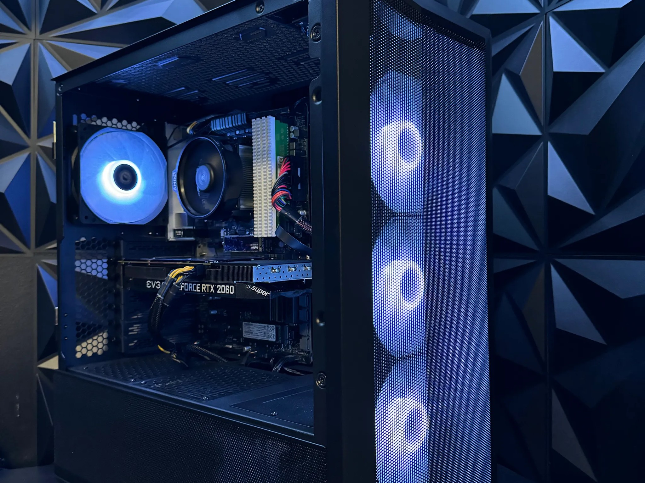⚡️The Big Super ⚡️Ryzen 5 3600 🌩RTX 2060 Super 🔋32 GB DDR4 💪1 TB NVME M.2