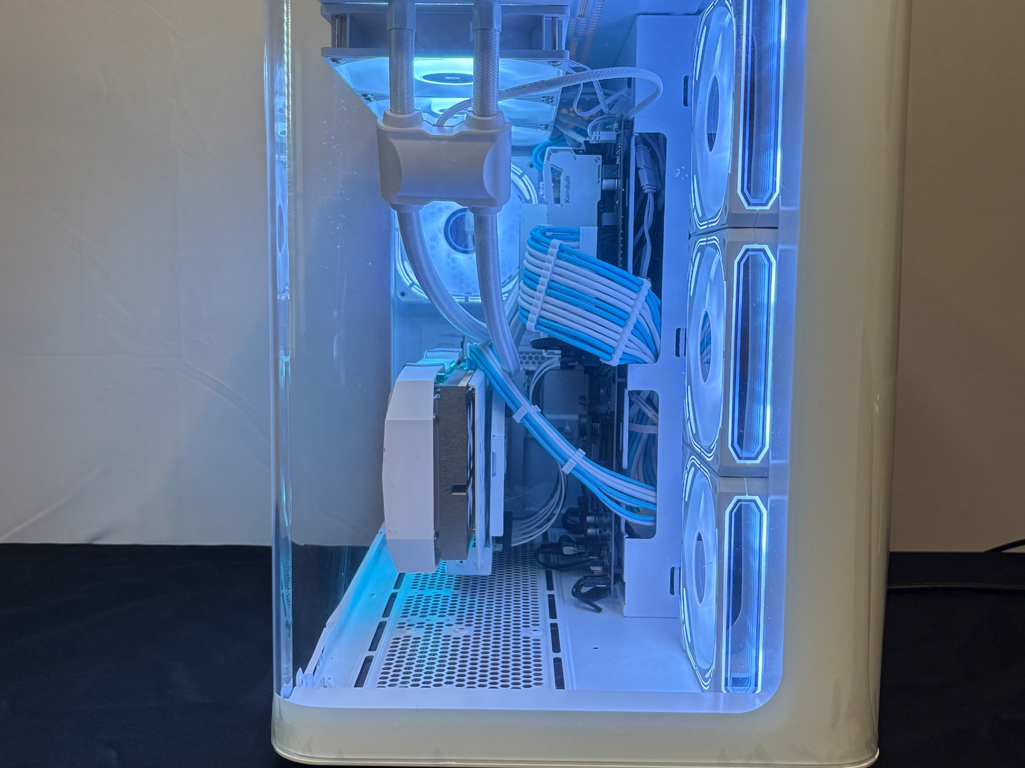🤍 Aesthetic Gaming PC 💙 | Nvidia RTX 4060 Ti | Ryzen 7 5700X | 1TB SSD