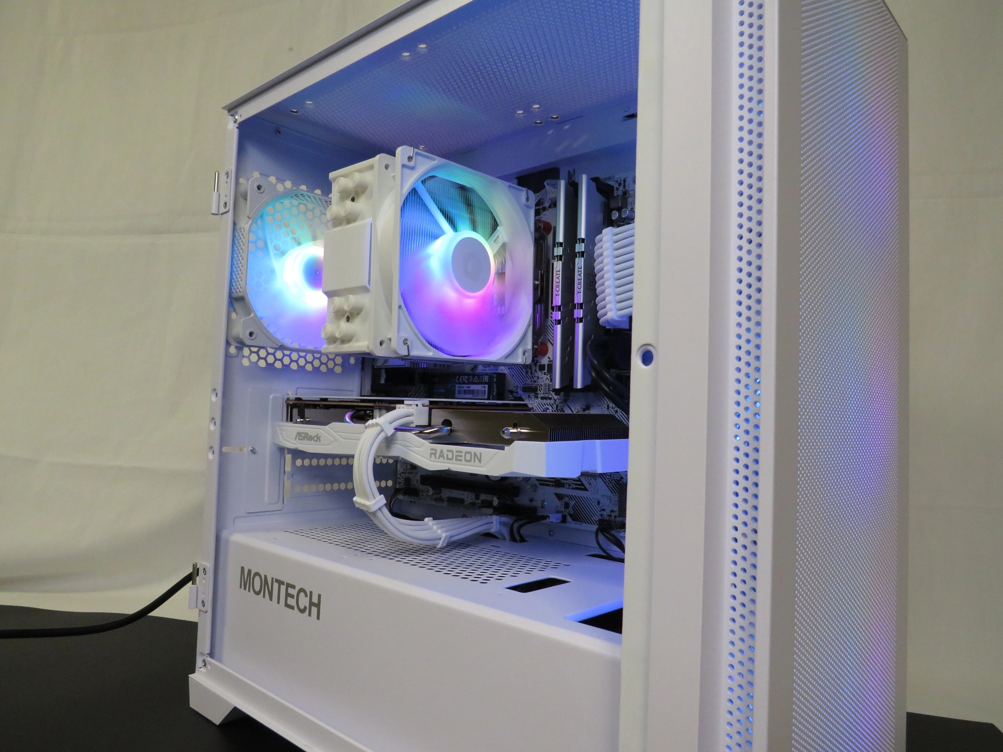 WHITE OUT: All New Parts! Ryzen 5 5600 + AMD RX 6600 + 16 GB RAM + 1 TB NVME SSD