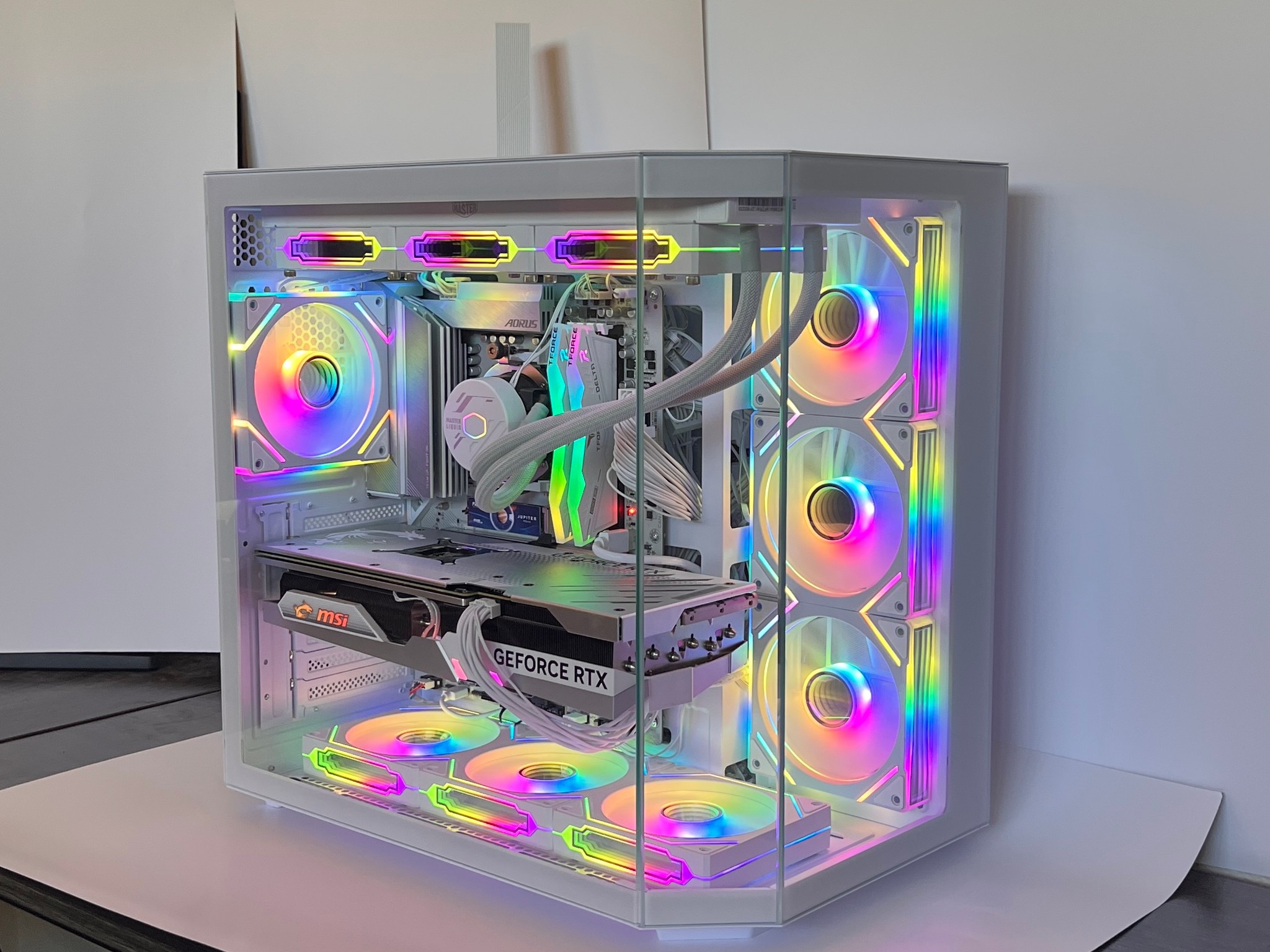 4k High-End | RTX 4070 Ti Super 16GB | Ryzen 7 7800X3D | 32GB DDR5 | 2TB NVME SSD