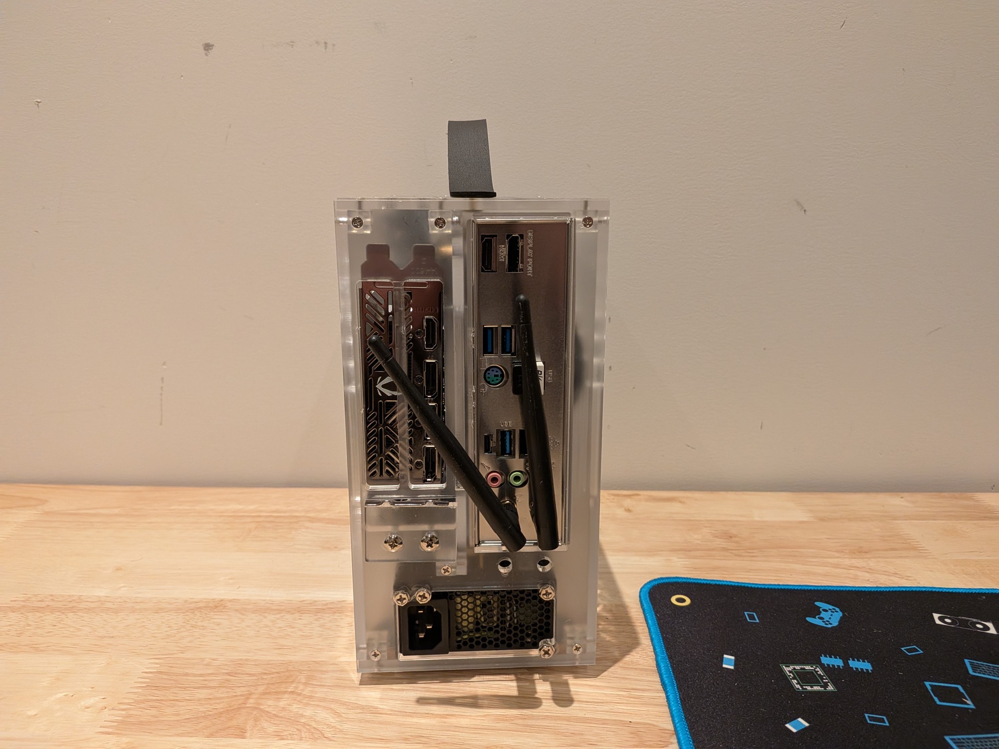 1080p Invisible Man - RTX 5060, Ryzen 5 5600, 32 GB DDR4 RAM, 1 TB Gen 4 NVME, Clear