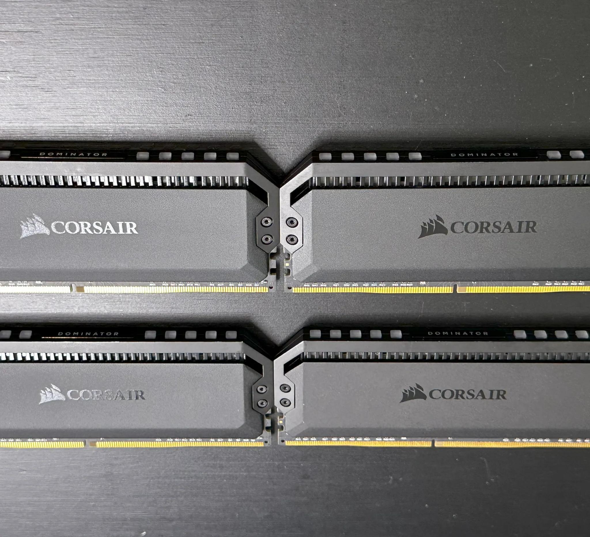 CORSAIR DOMINATOR® PLATINUM RGB 64GB (4 x 16GB) DDR4 DRAM 3600MHz C16