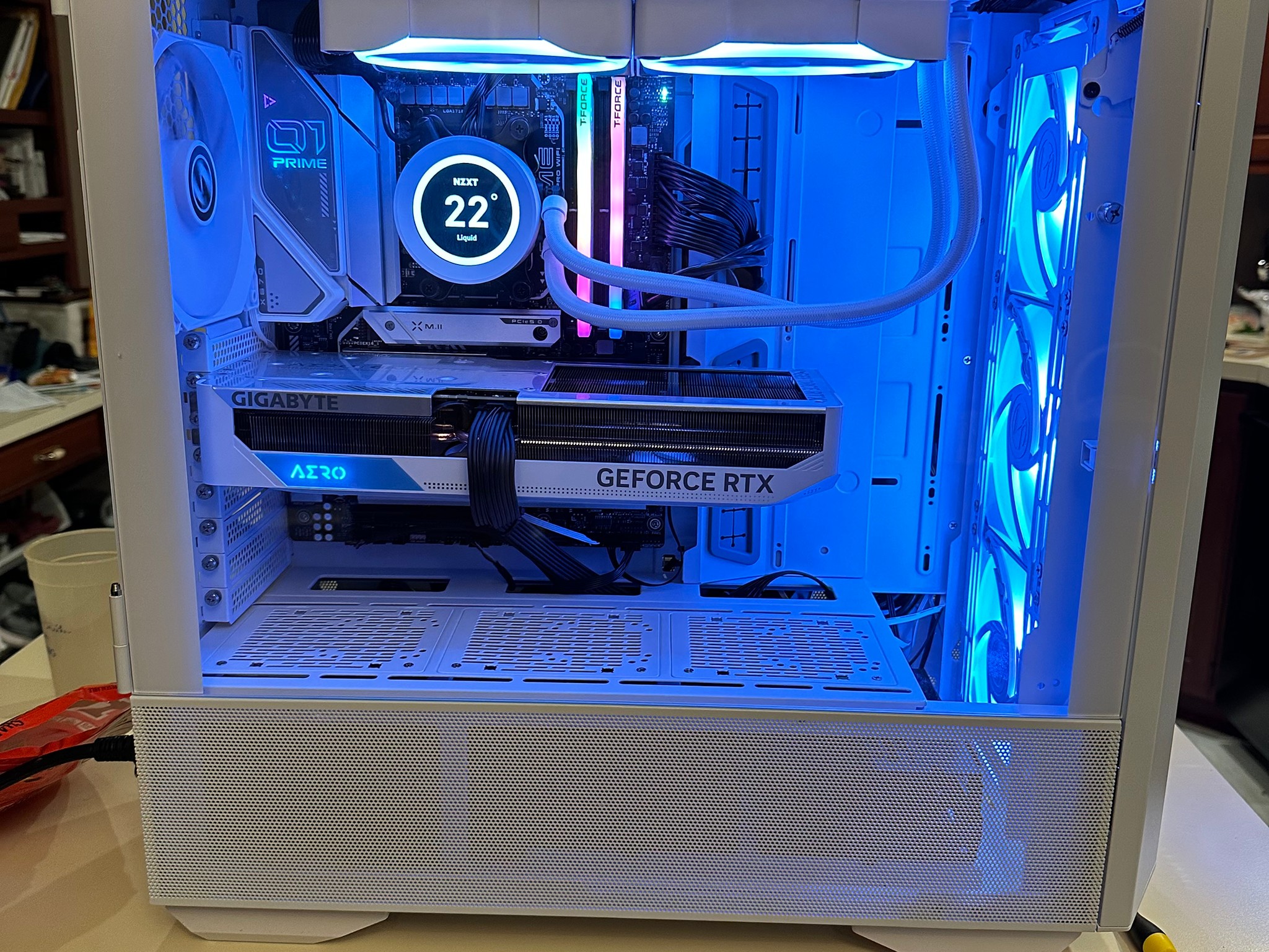 Blizzard White Custom Gaming PC, 4070Ti Ryzen 9 7900X3D