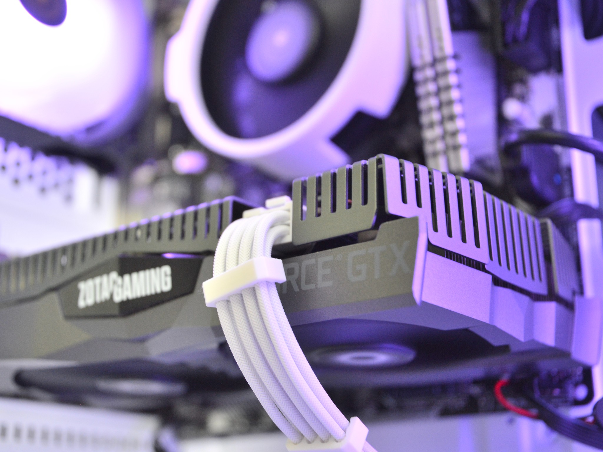 ⚪🟣| GTX 1660 Ti 6GB | RYZEN 5 3500 | 16GB DDR4 RAM | 512 GB NVME SSD | Violet Skies |